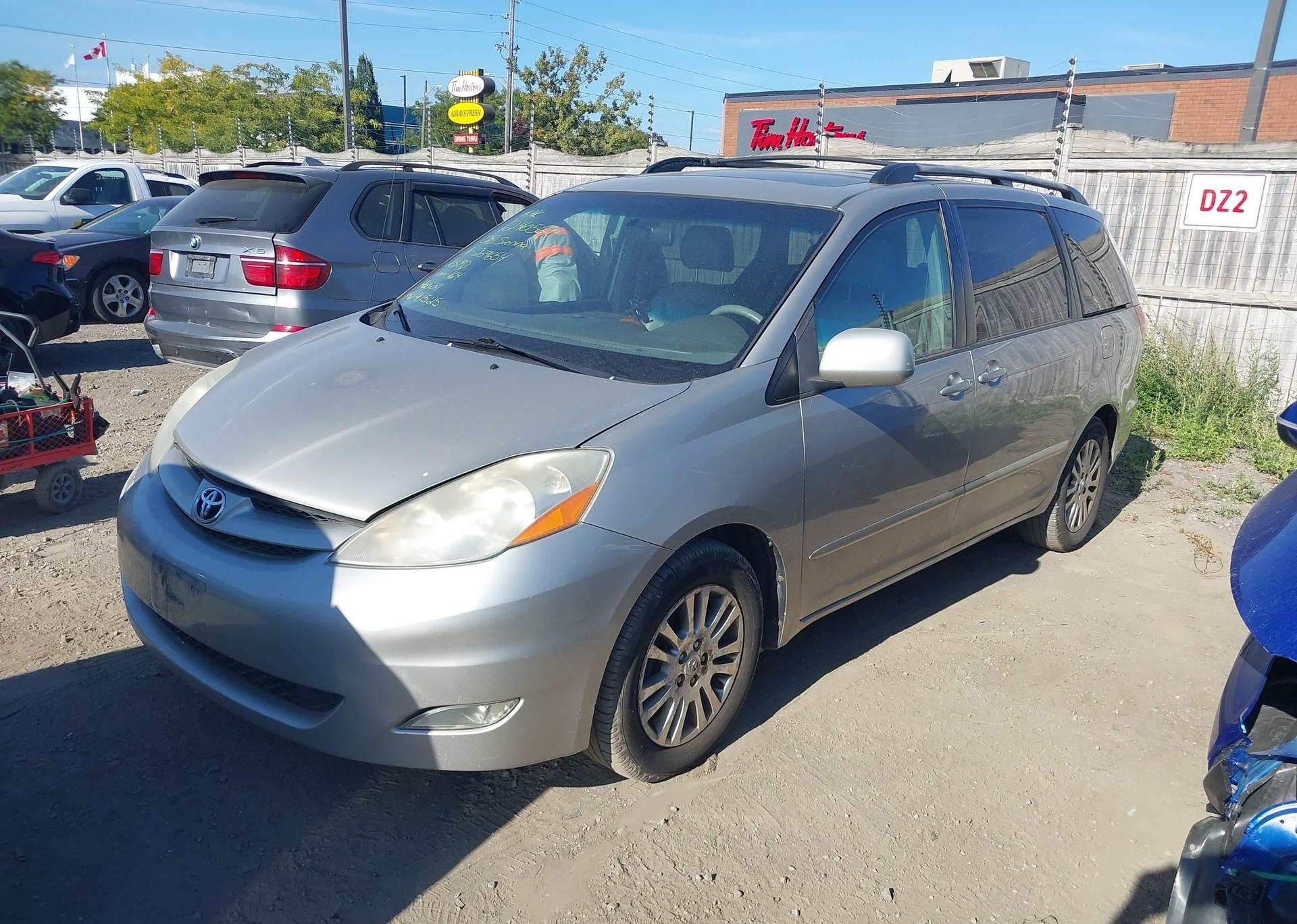 2008 TOYOTA SIENNA XLE