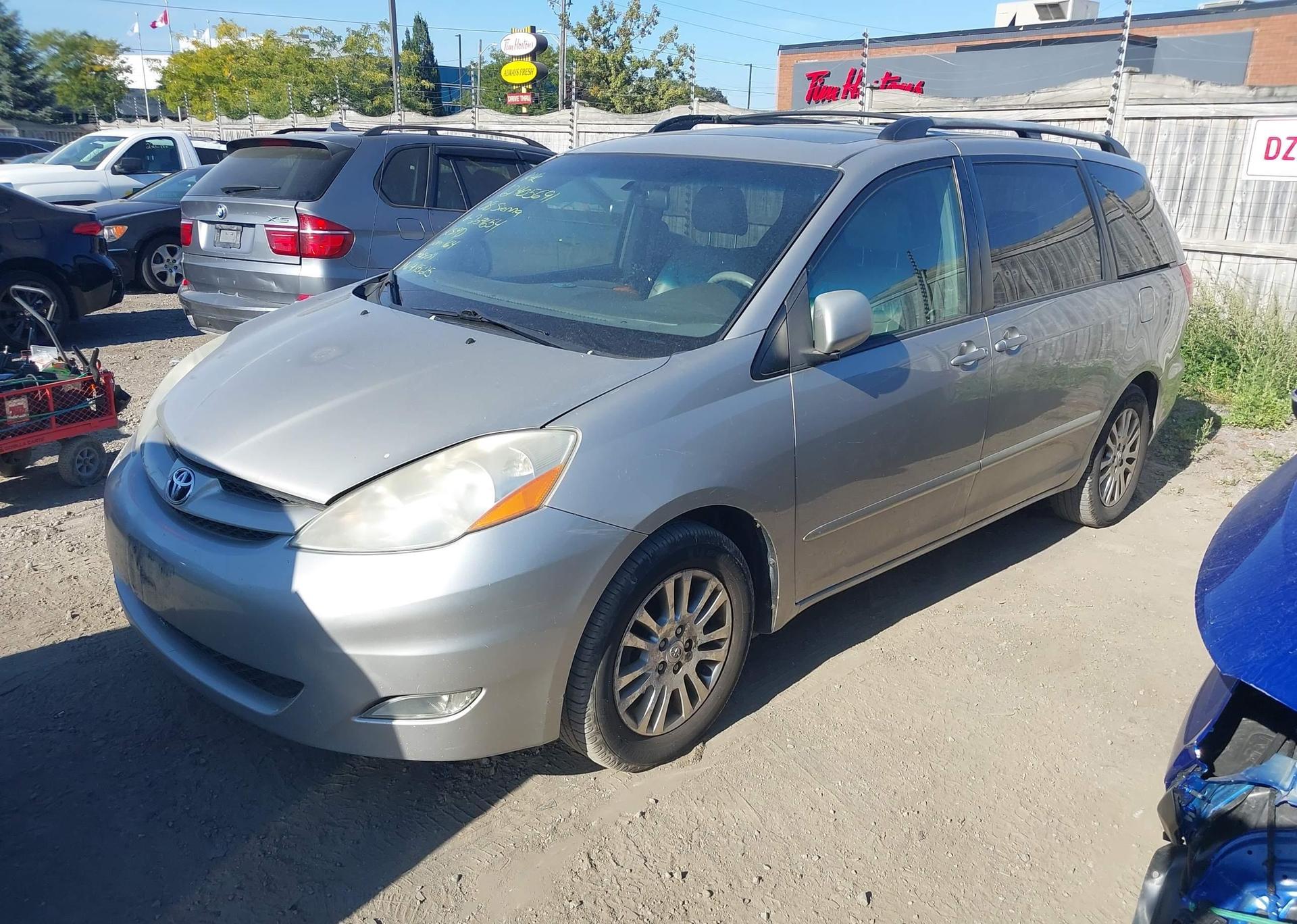 2008 TOYOTA SIENNA XLE