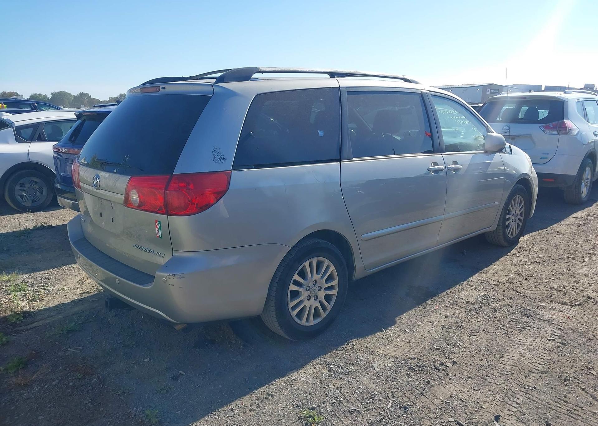 2008 TOYOTA SIENNA XLE