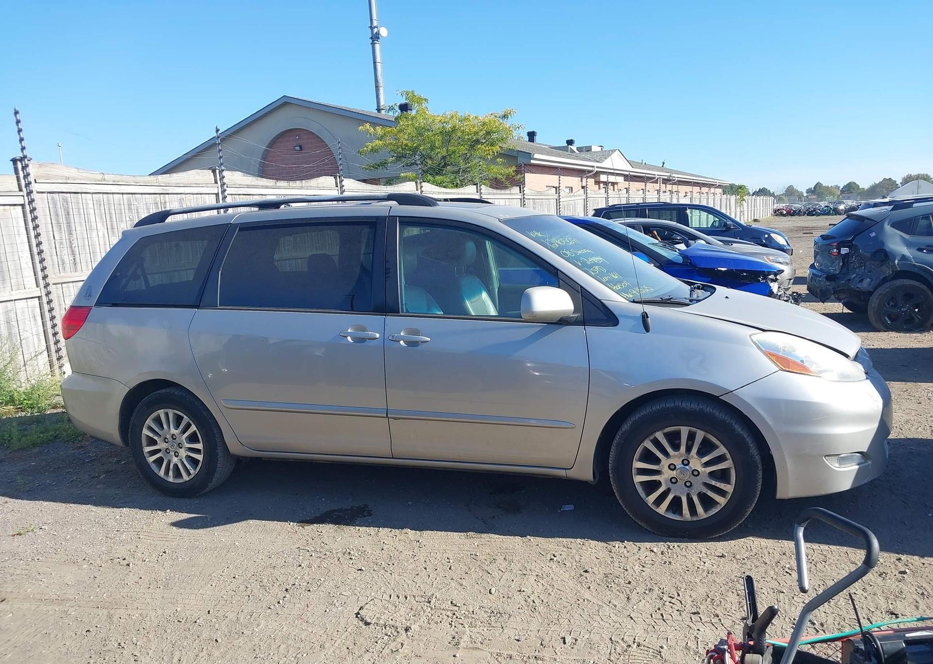 2008 TOYOTA SIENNA XLE
