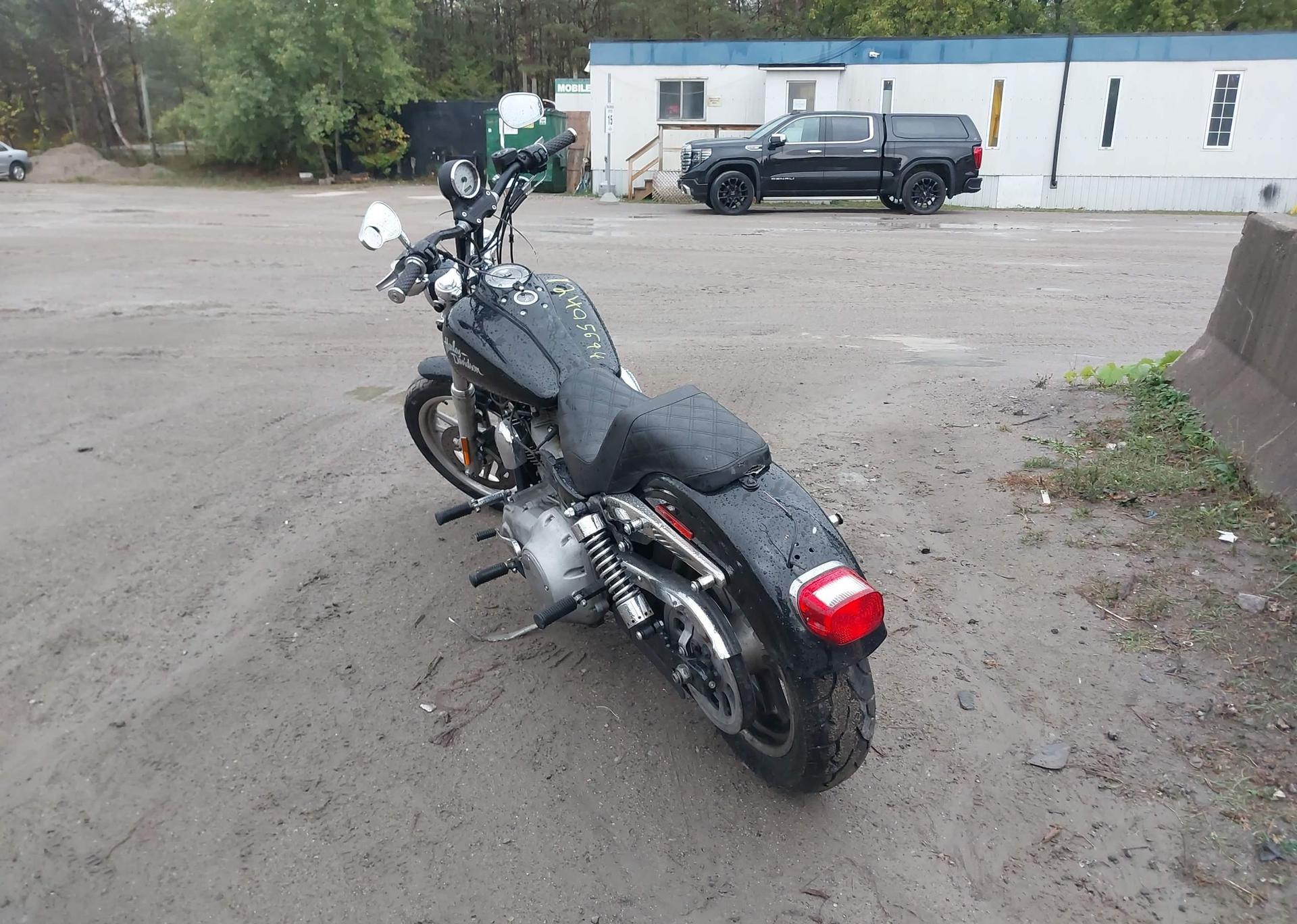 2010 HARLEY-DAVIDSON FXD