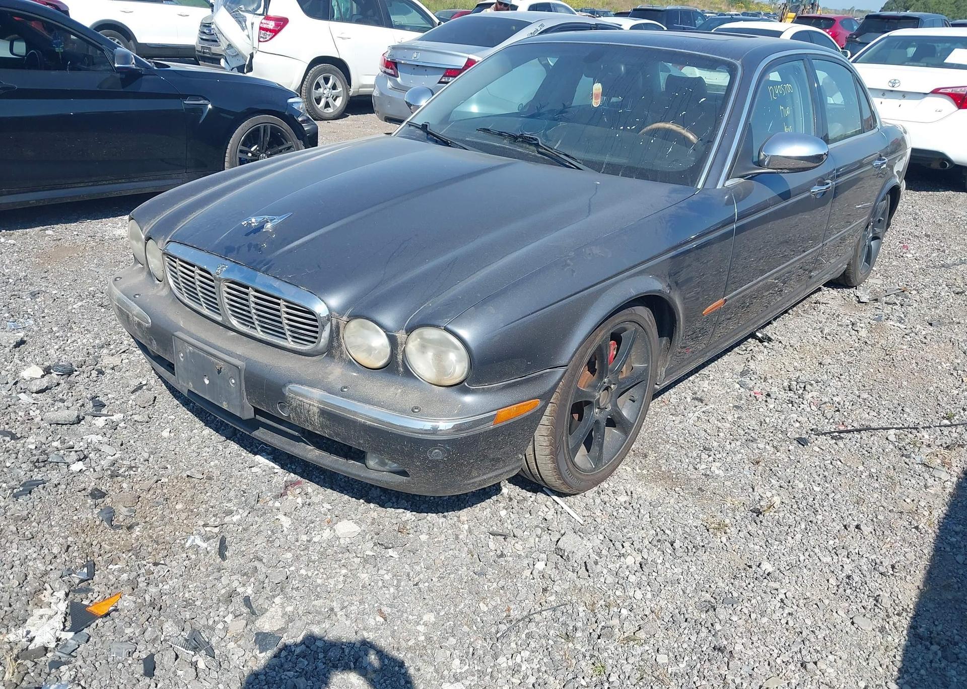2004 JAGUAR VANDENPLAS