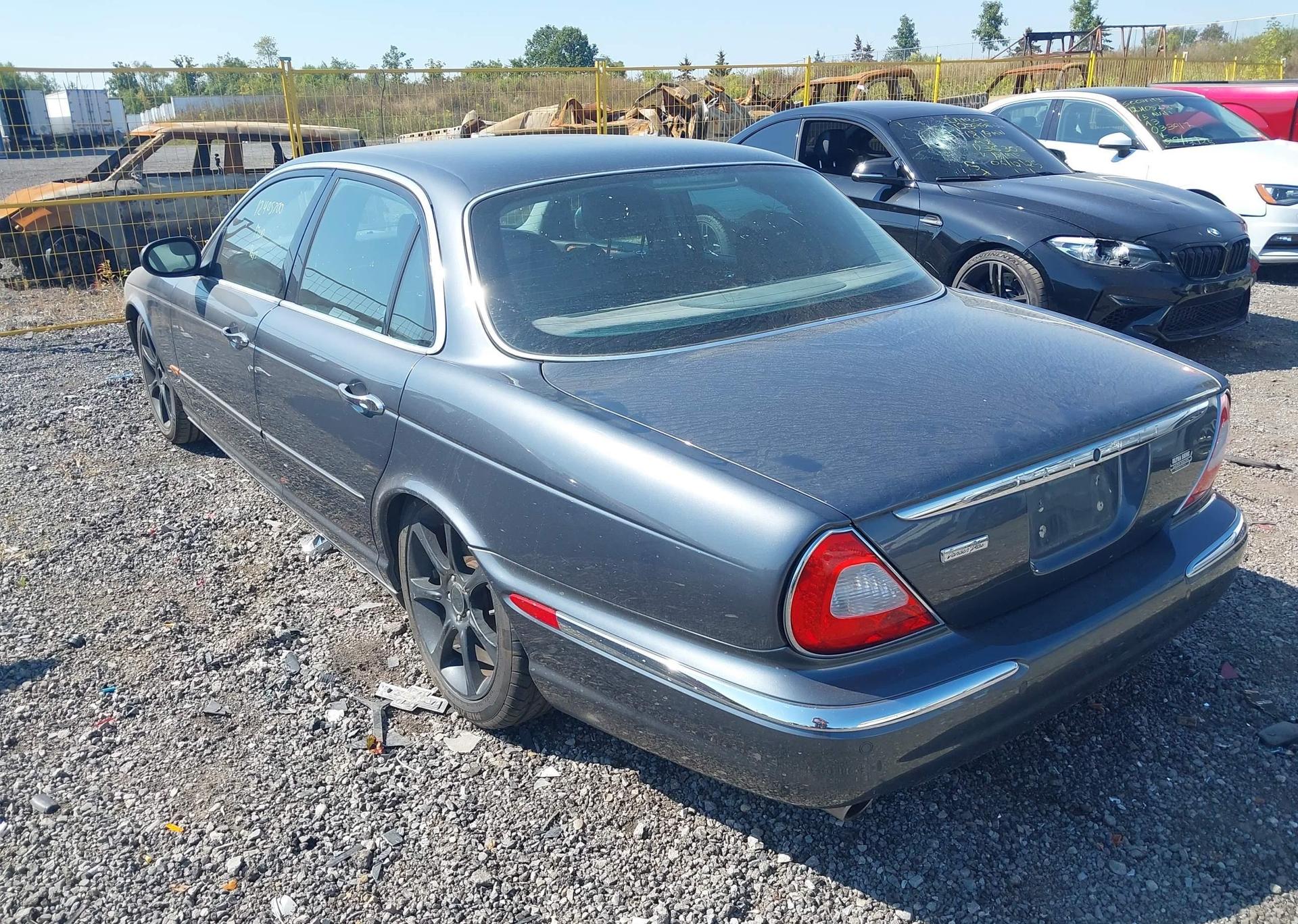 2004 JAGUAR VANDENPLAS