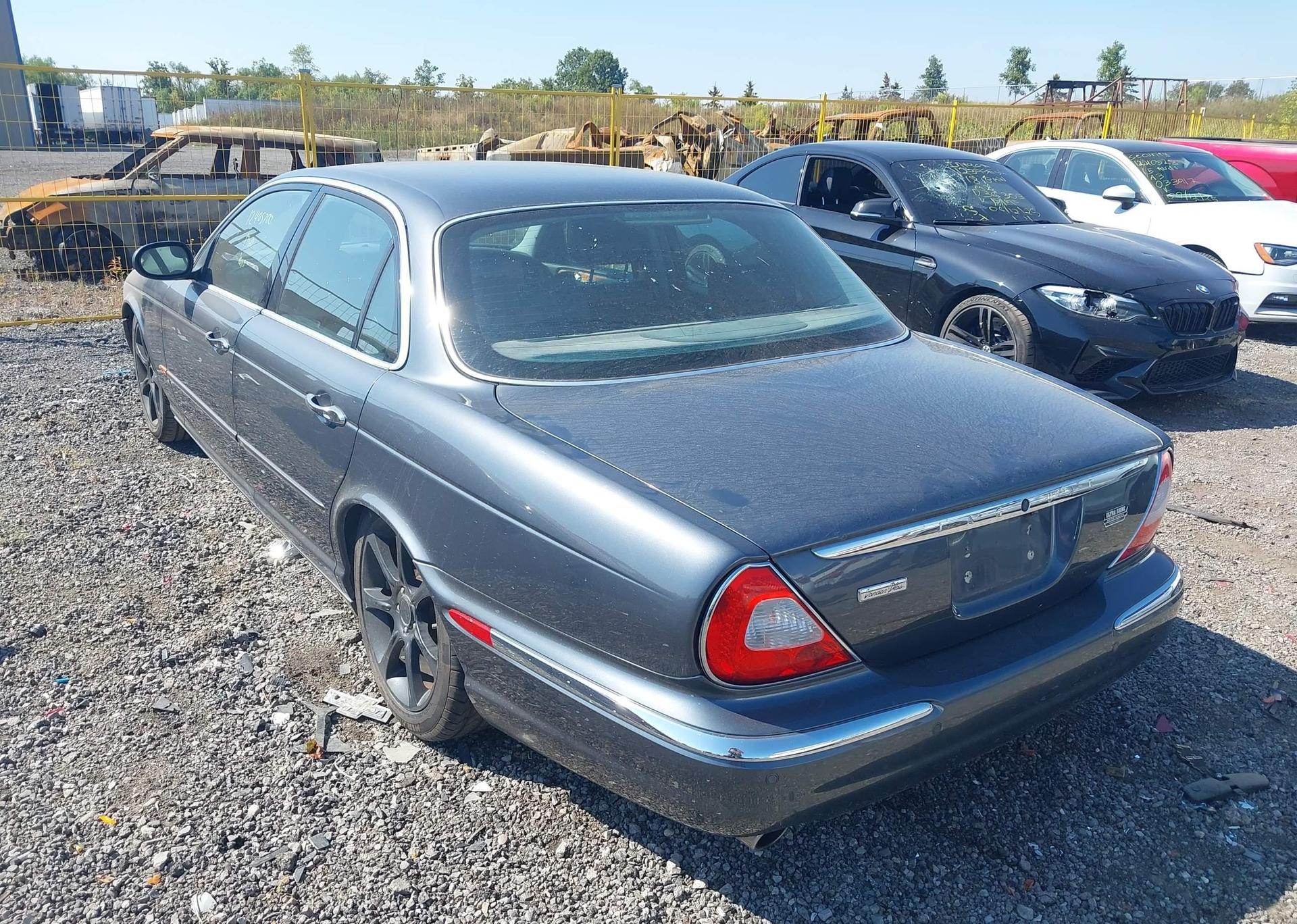 2004 JAGUAR VANDENPLAS