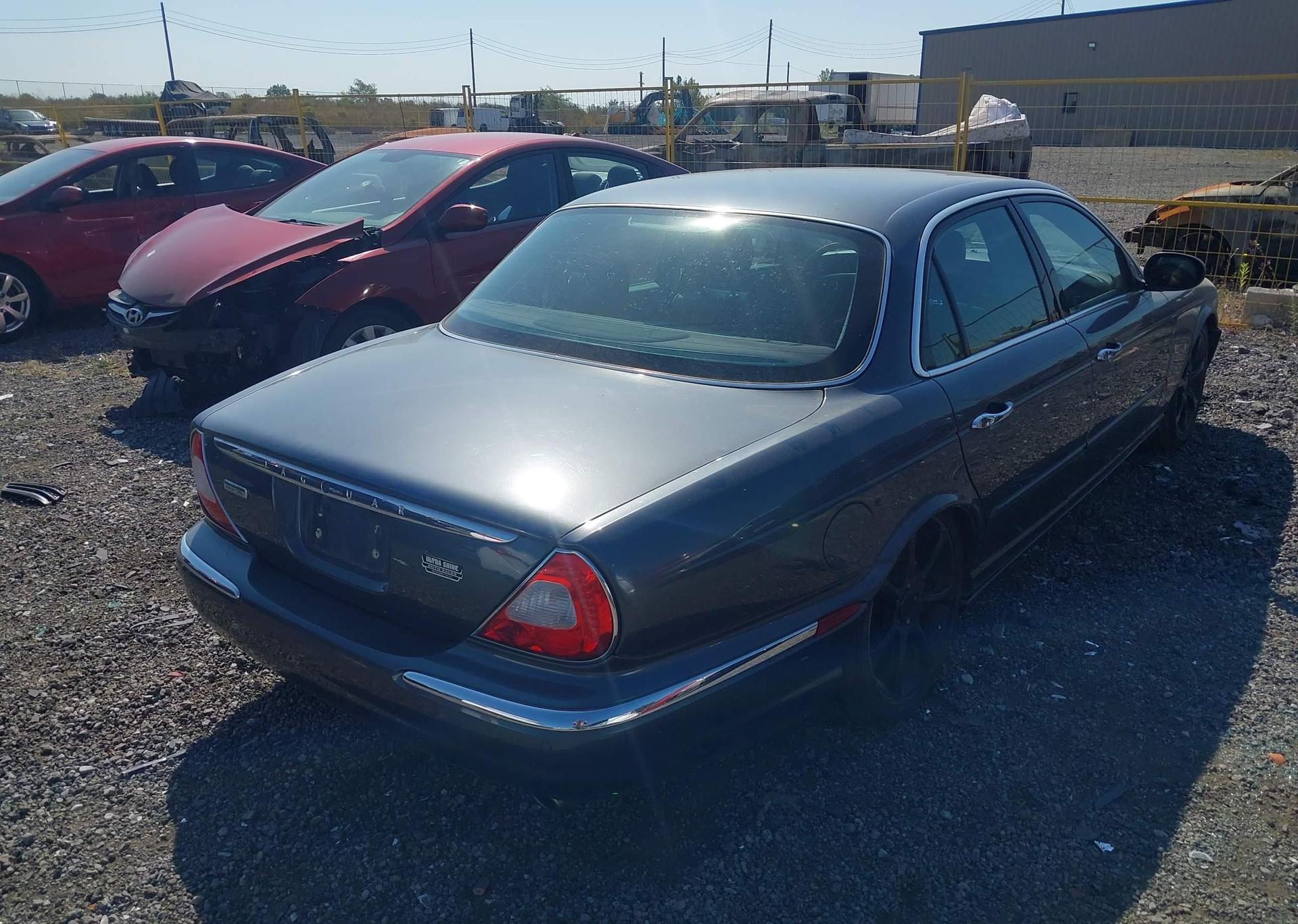 2004 JAGUAR VANDENPLAS