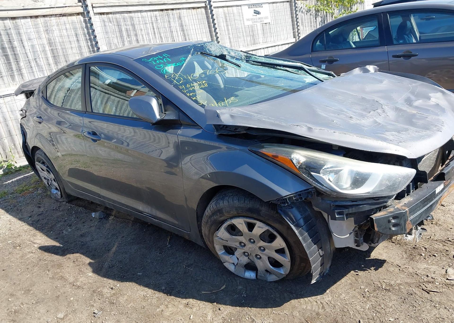 2014 HYUNDAI ELANTRA SE