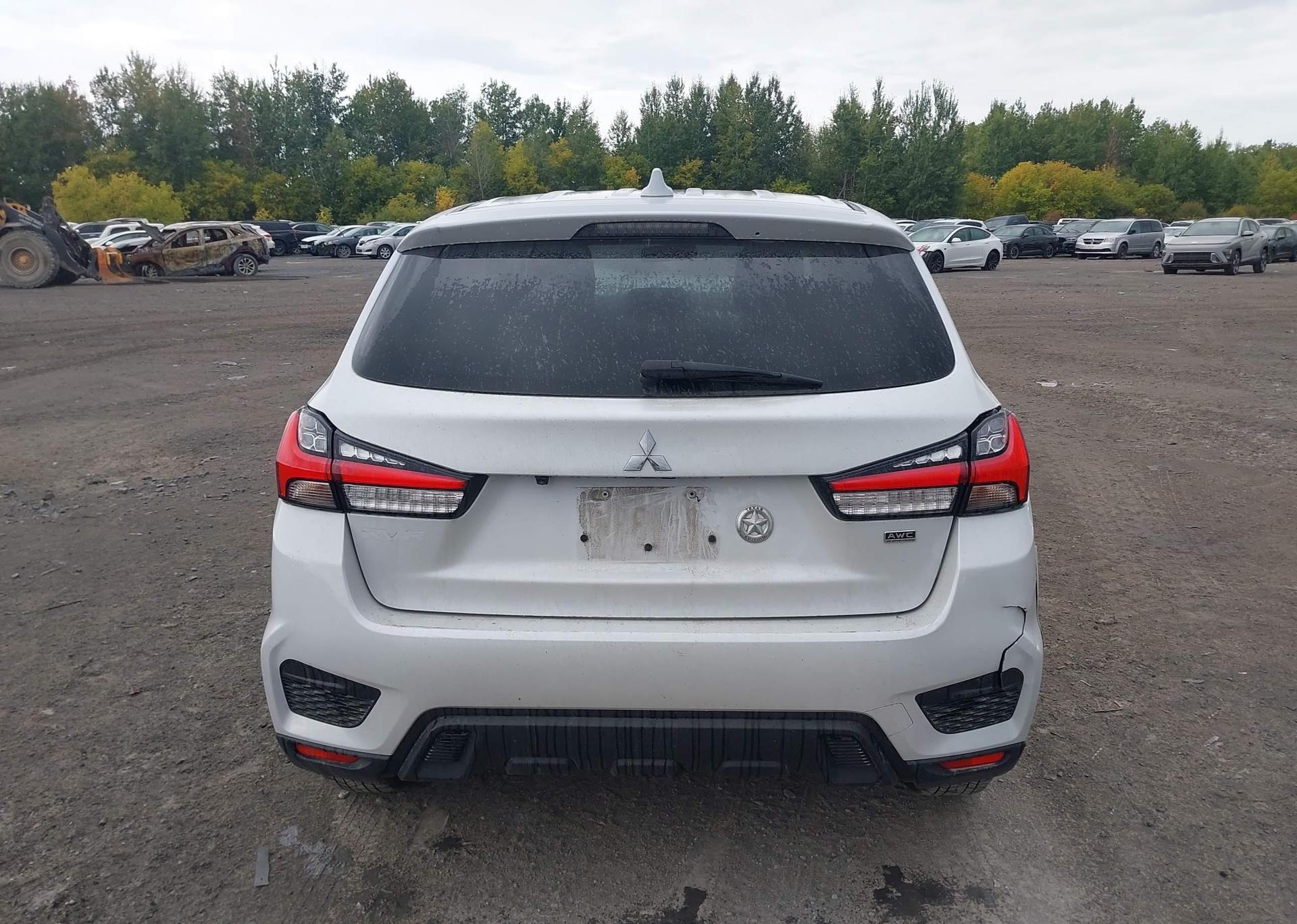 2022 MITSUBISHI RVR SE