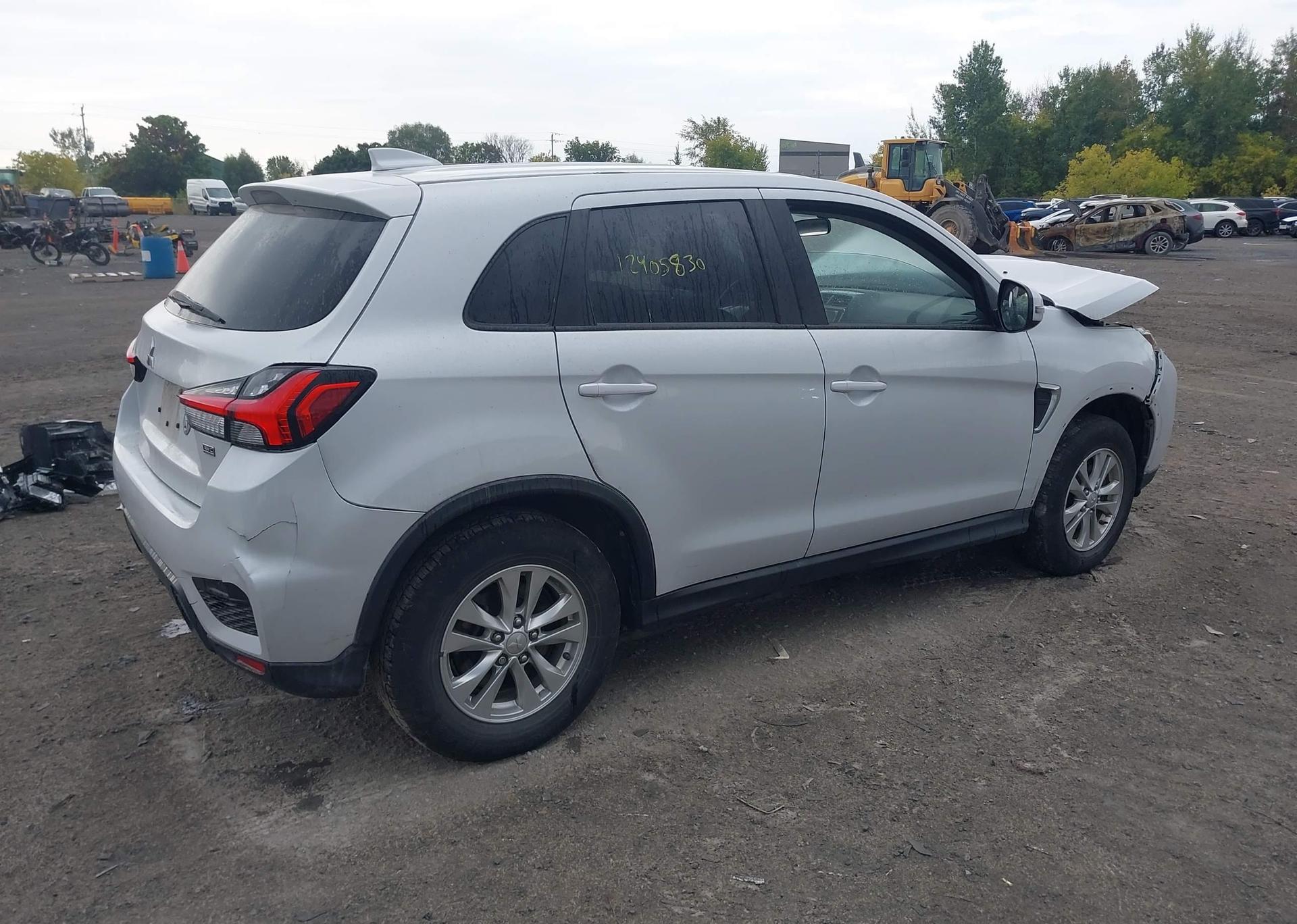 2022 MITSUBISHI RVR SE