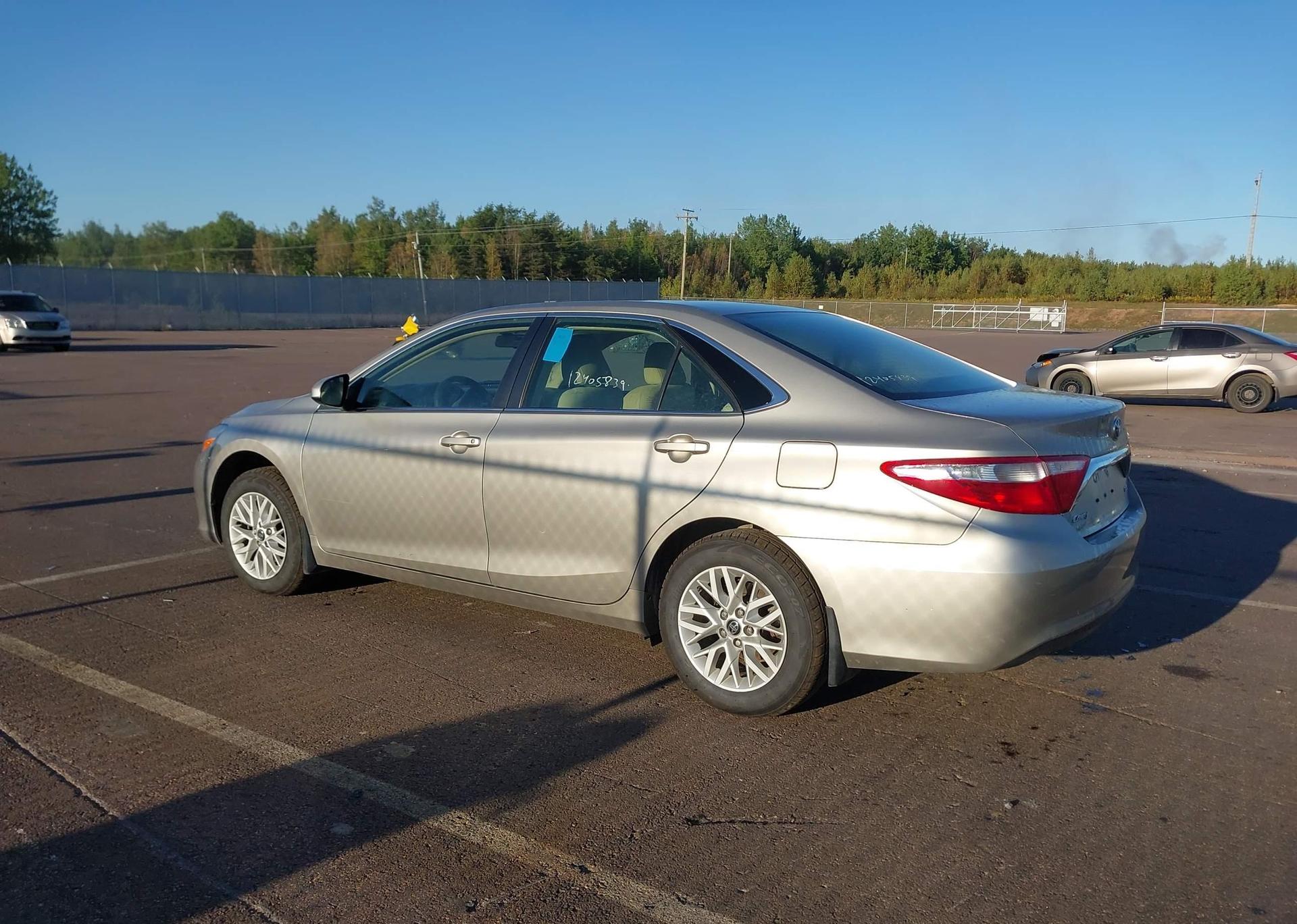 2017 TOYOTA CAMRY LE