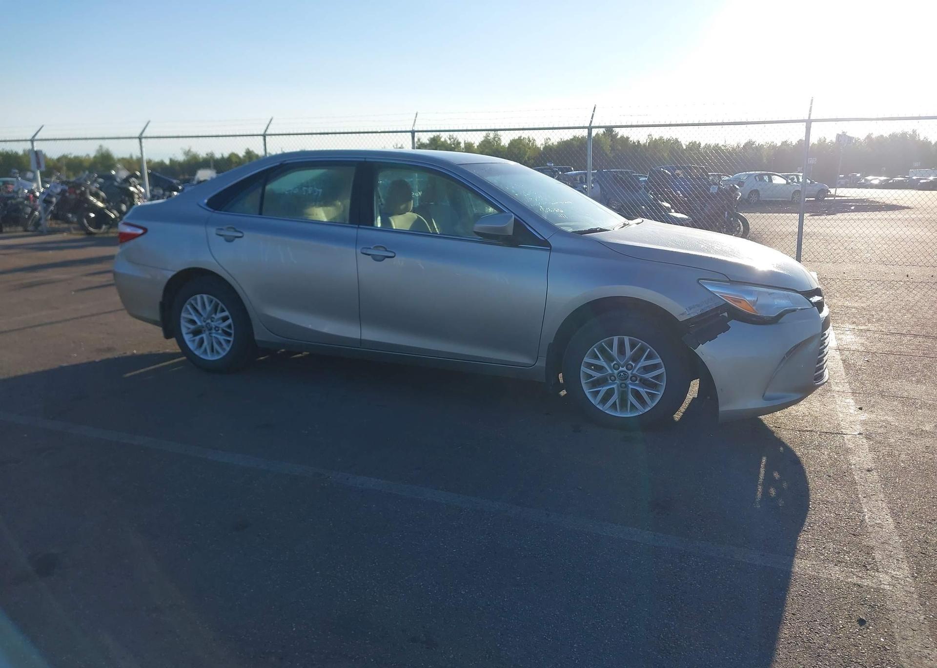 2017 TOYOTA CAMRY LE