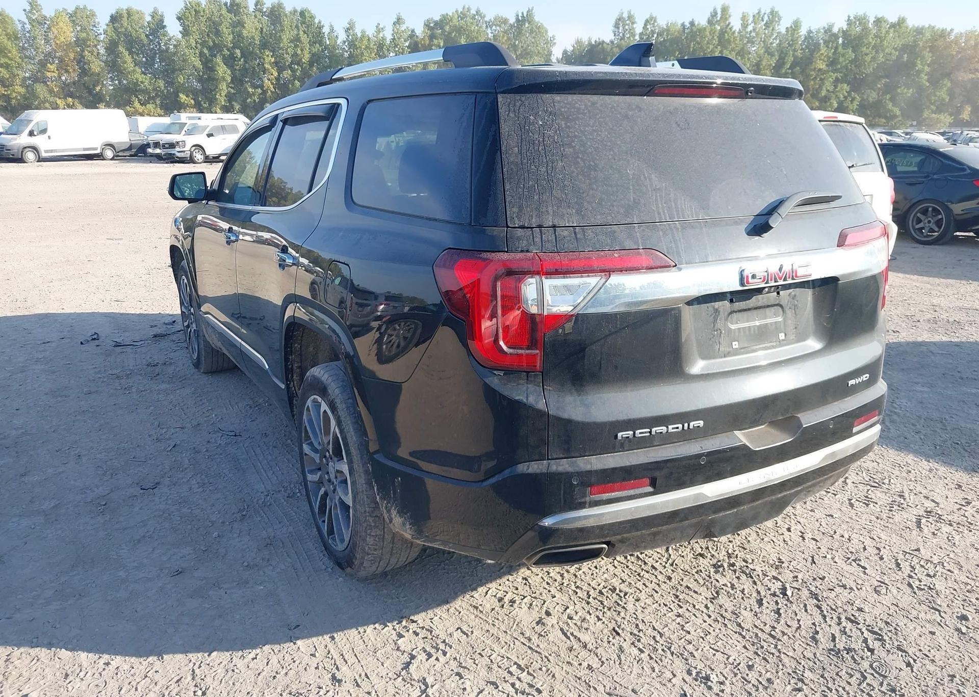 2022 GMC ACADIA DENALI