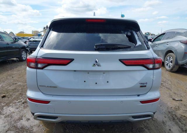 2022 MITSUBISHI OUTLANDER LE