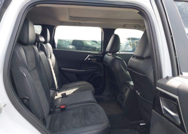 2022 MITSUBISHI OUTLANDER LE