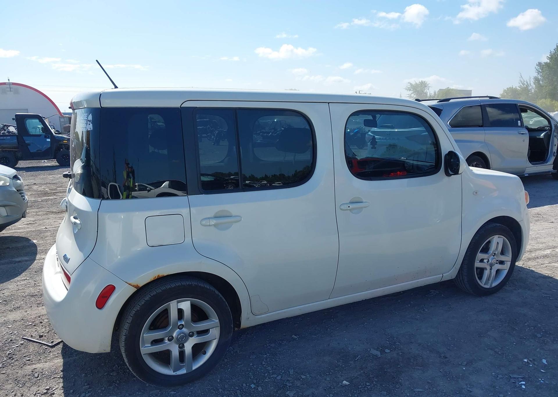 2012 NISSAN CUBE