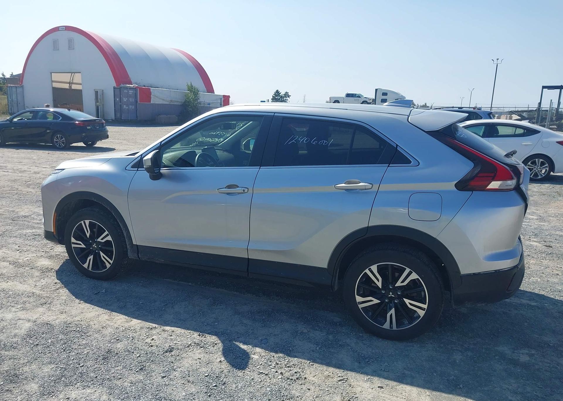 2024 MITSUBISHI ECLIPSE CROSS ES