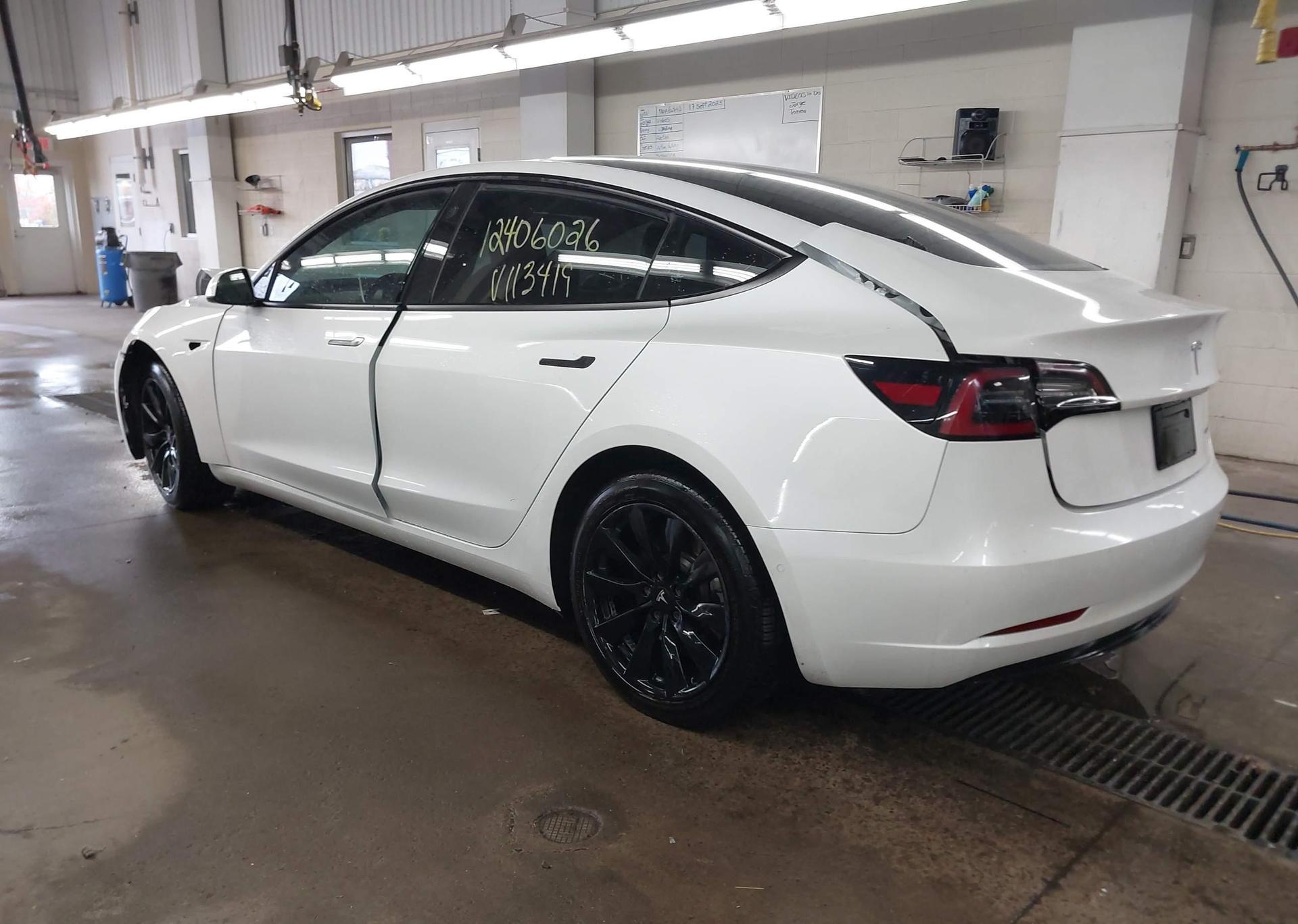 2022 TESLA MODEL 3