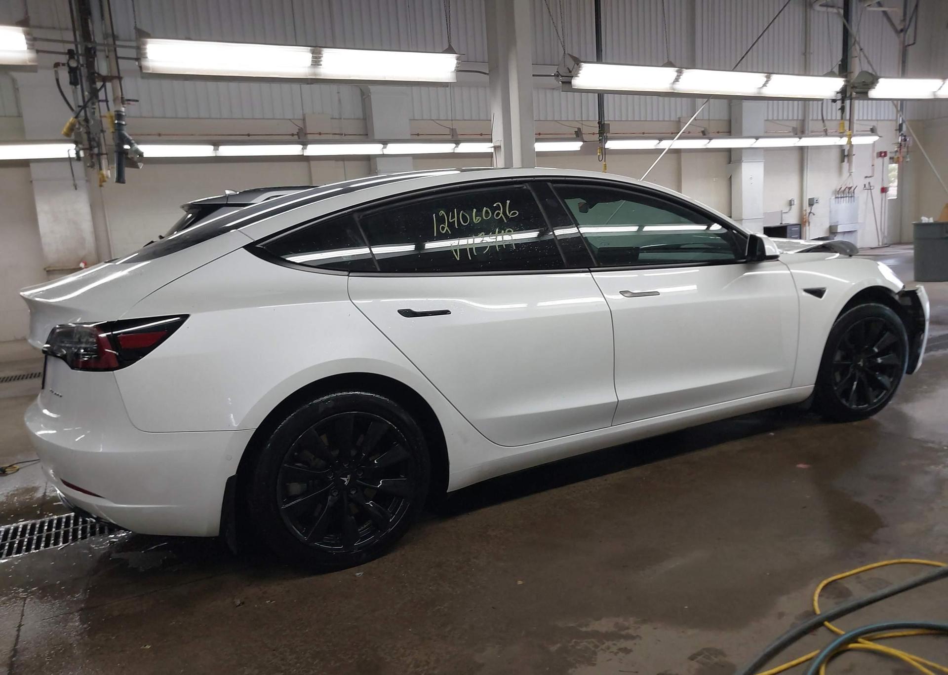 2022 TESLA MODEL 3