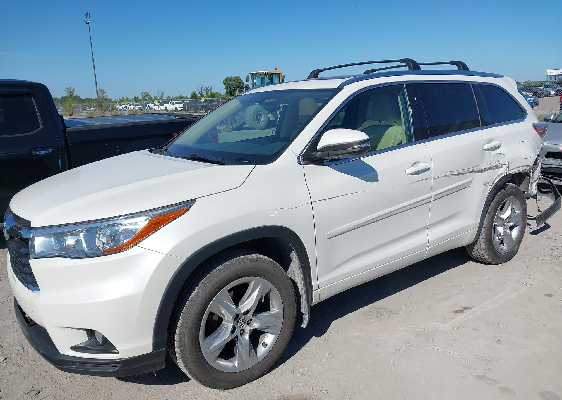 2016 TOYOTA HIGHLANDER LIMITED
