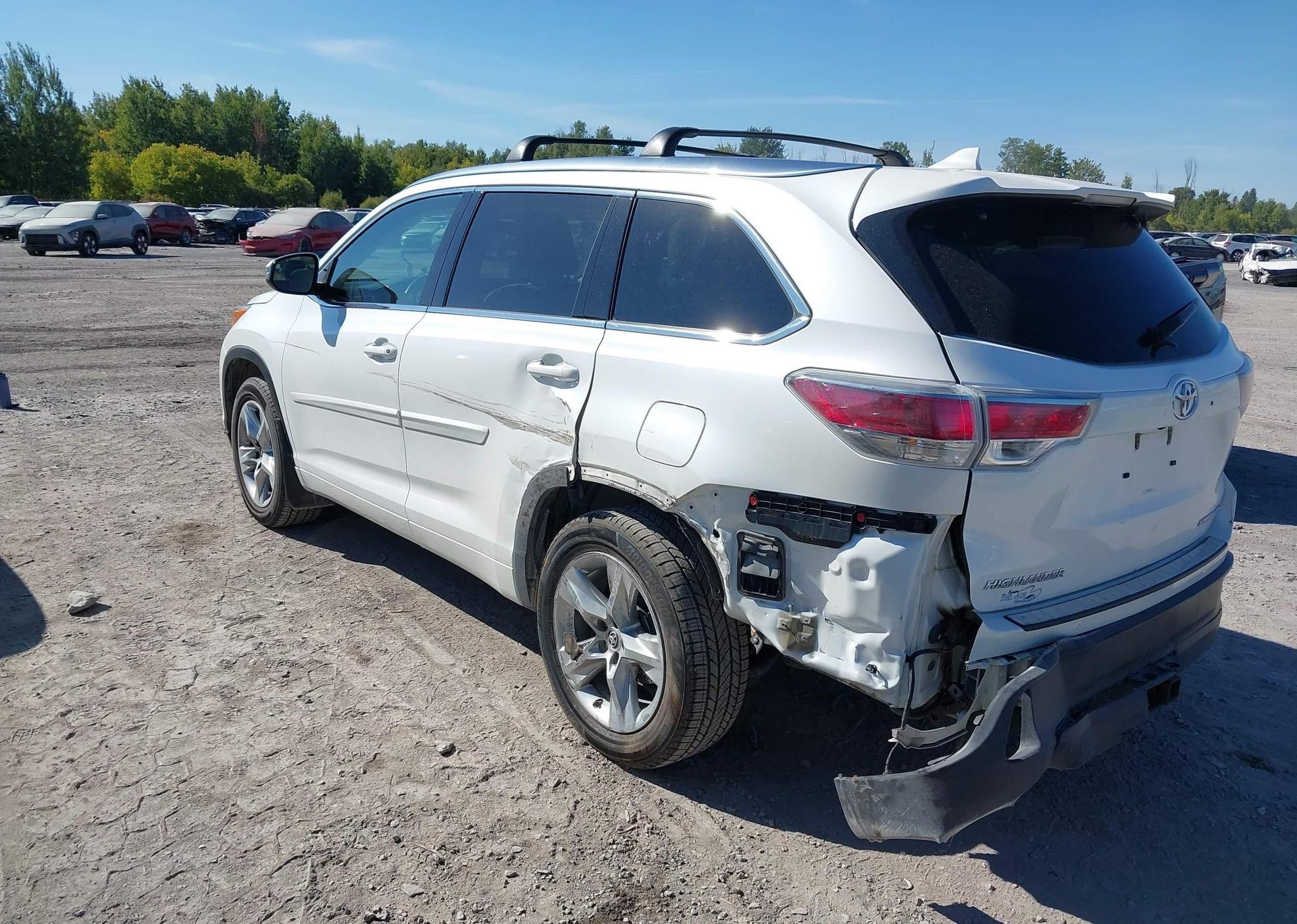 2016 TOYOTA HIGHLANDER LIMITED