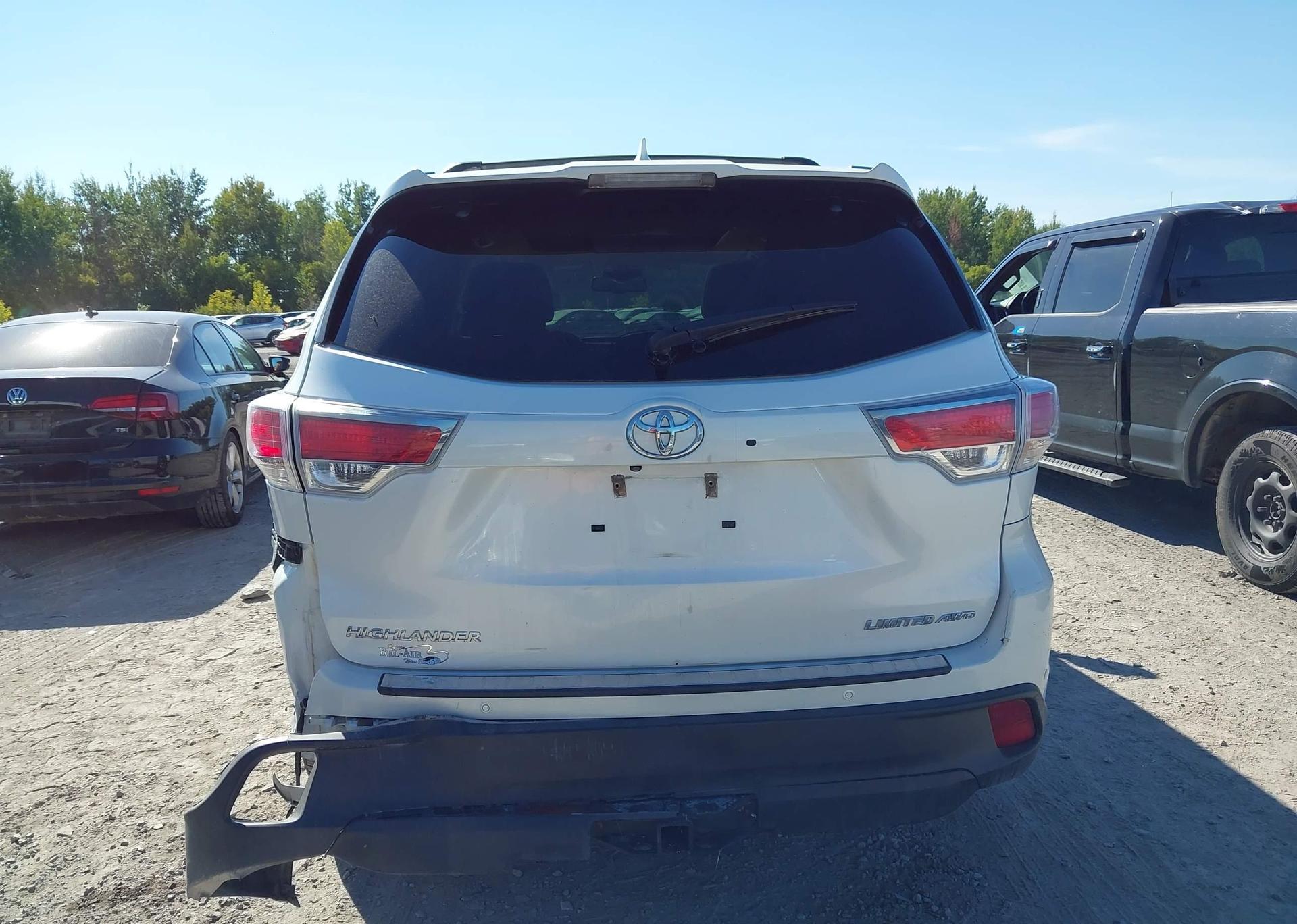 2016 TOYOTA HIGHLANDER LIMITED
