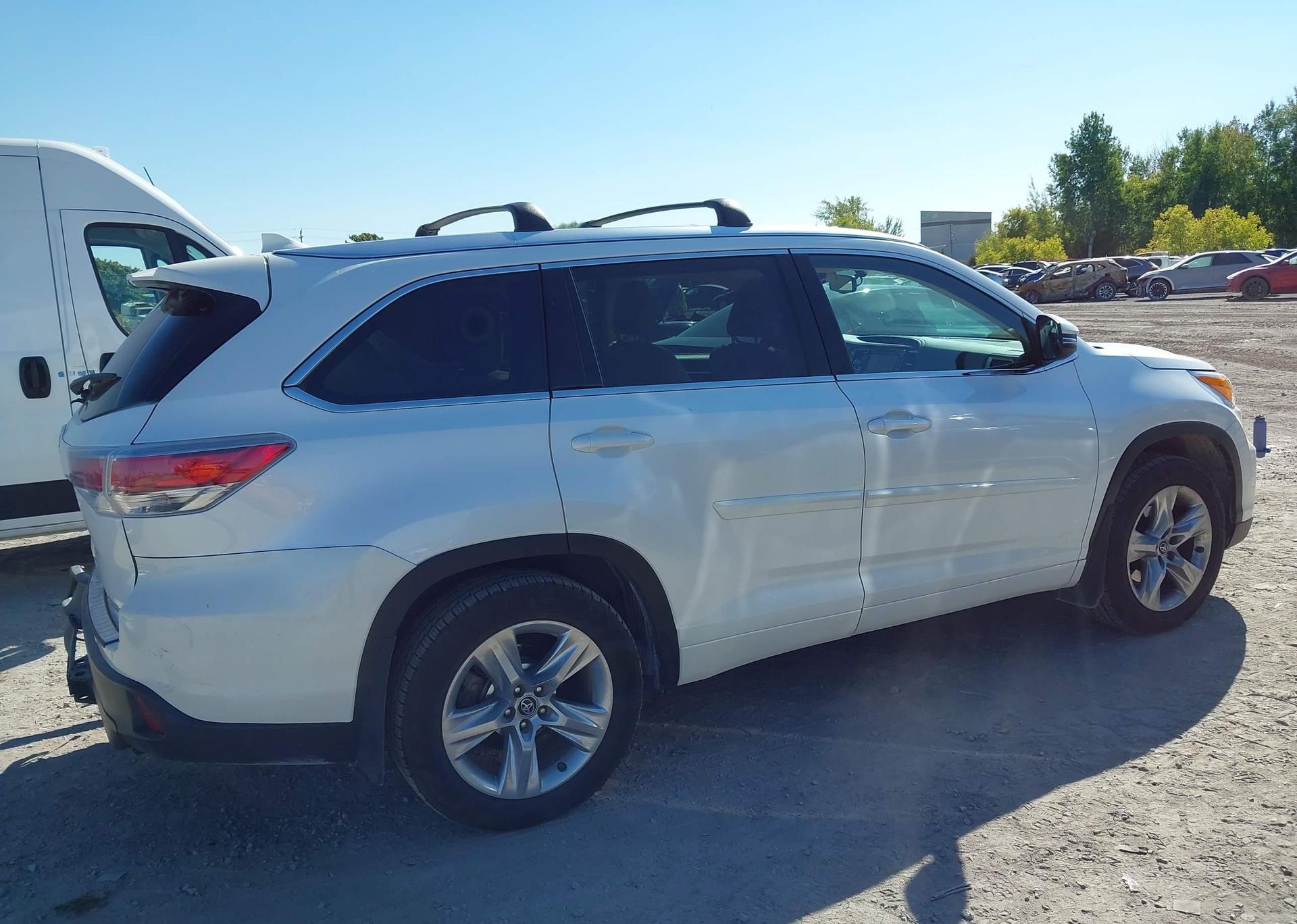 2016 TOYOTA HIGHLANDER LIMITED