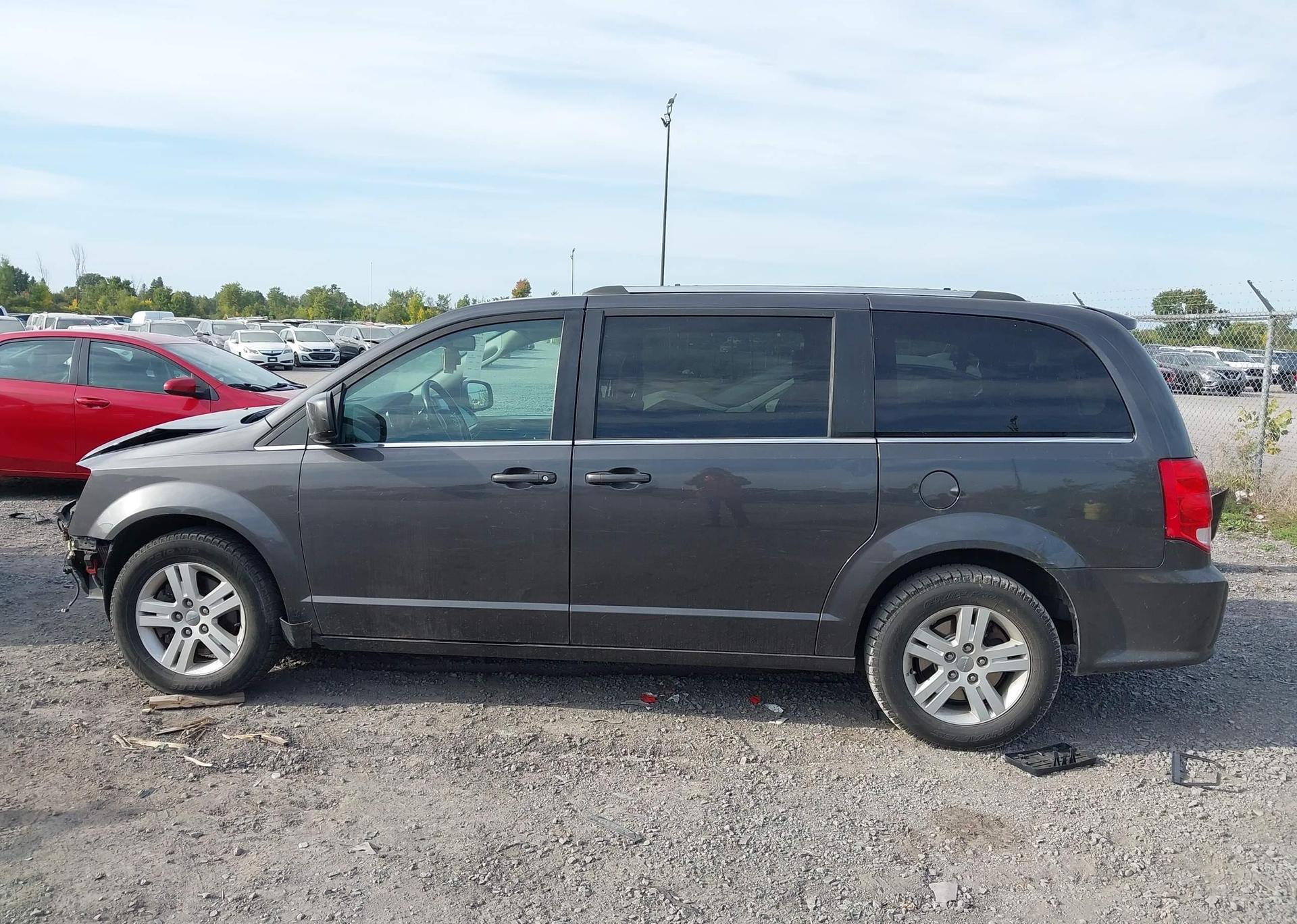 2018 DODGE GRAND CARAVAN CREW
