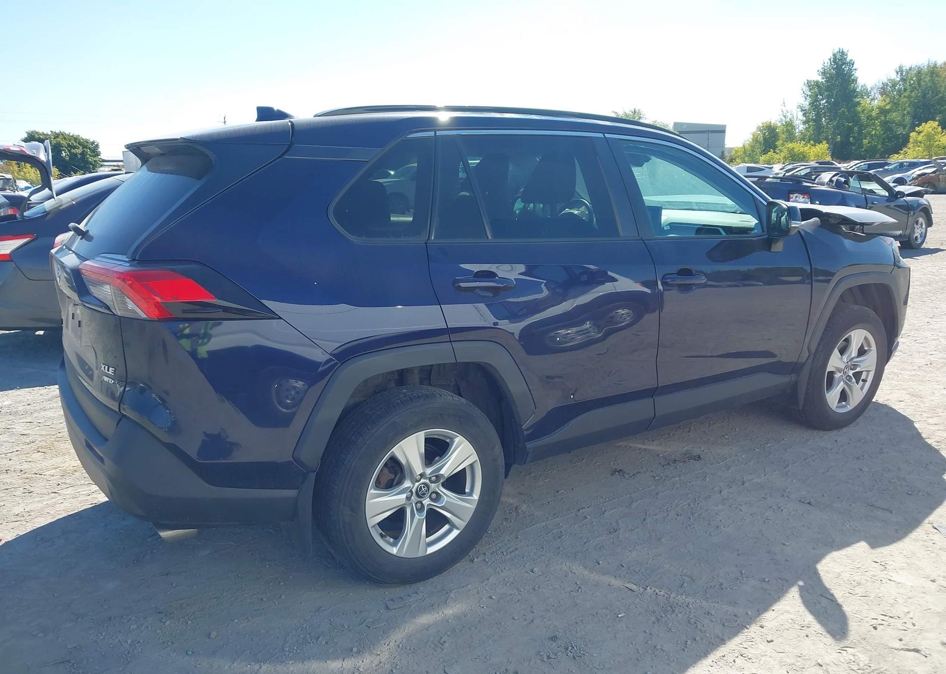 2020 TOYOTA RAV4 XLE