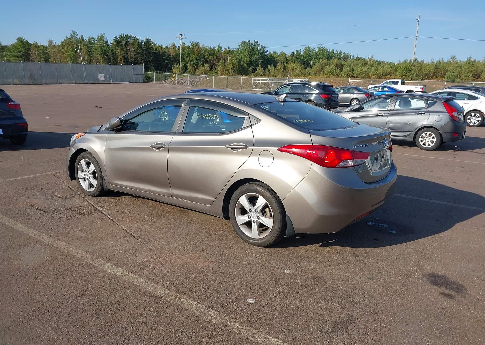 2013 HYUNDAI ELANTRA GLS