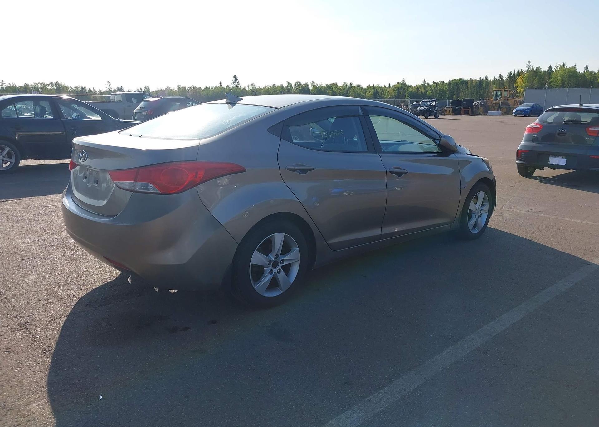 2013 HYUNDAI ELANTRA GLS