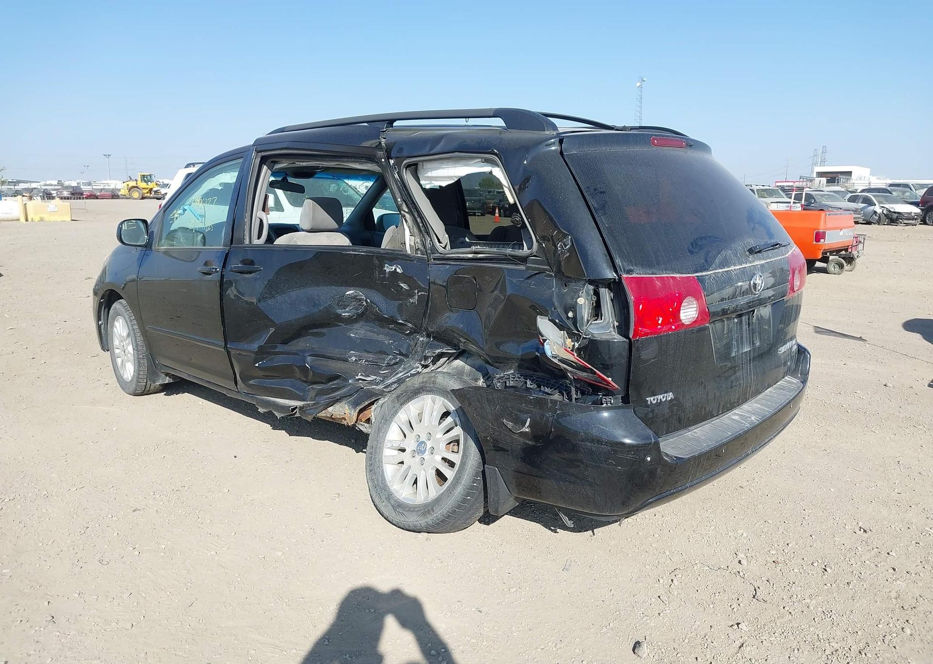 2008 TOYOTA SIENNA LE 7 PASSENGER