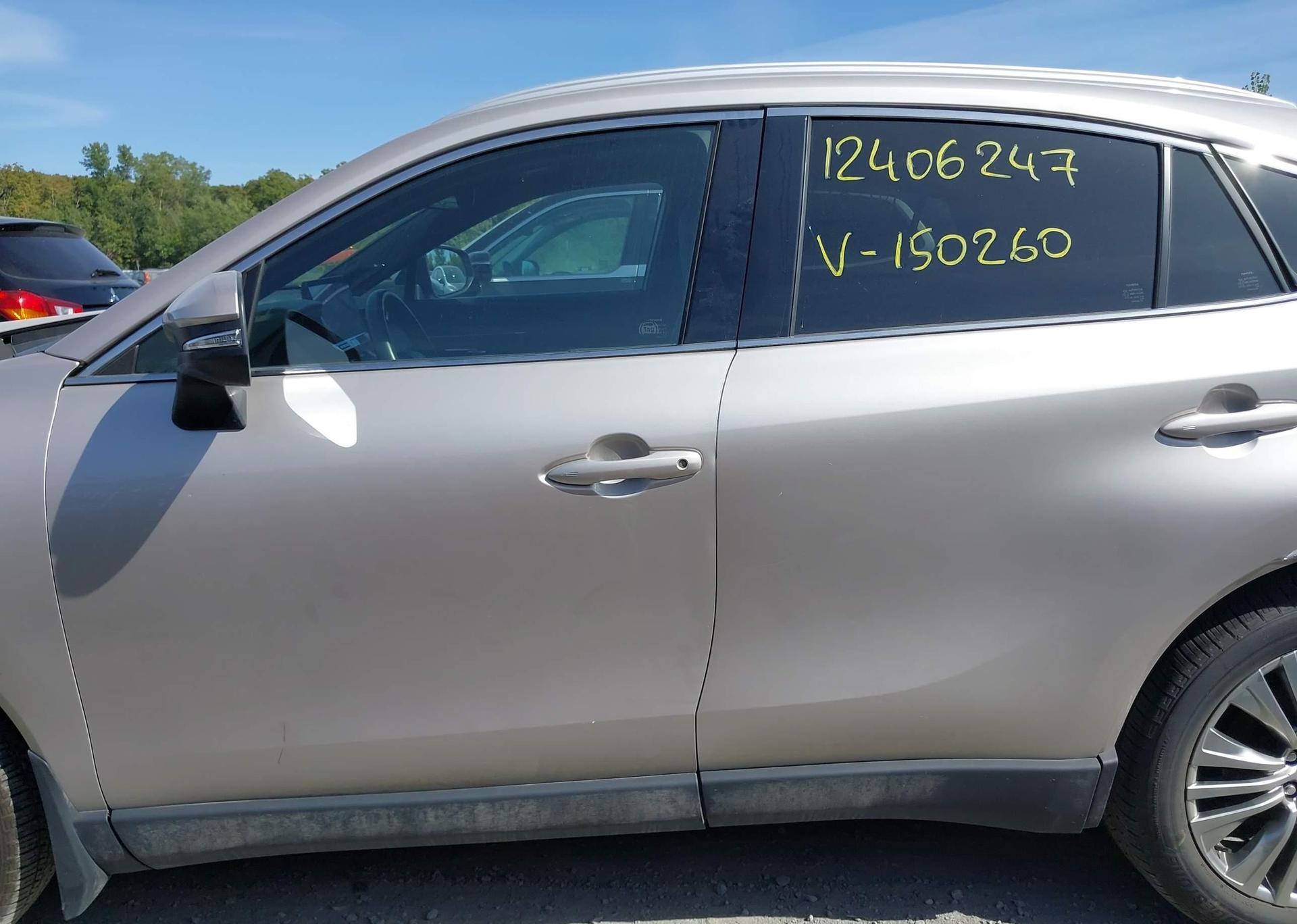 2023 TOYOTA VENZA XLE