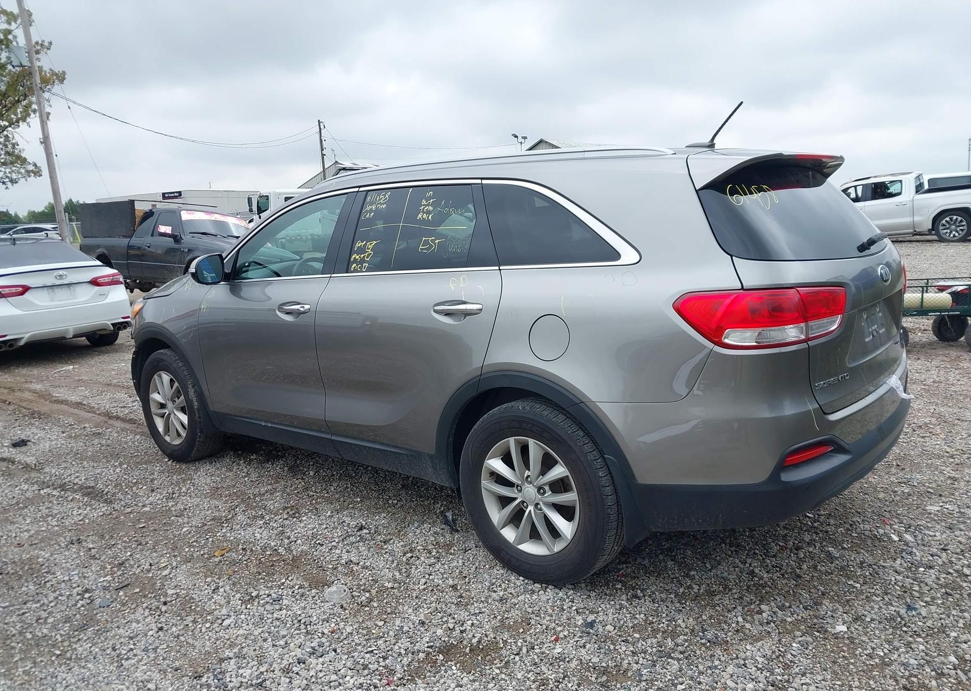 2017 KIA SORENTO LX