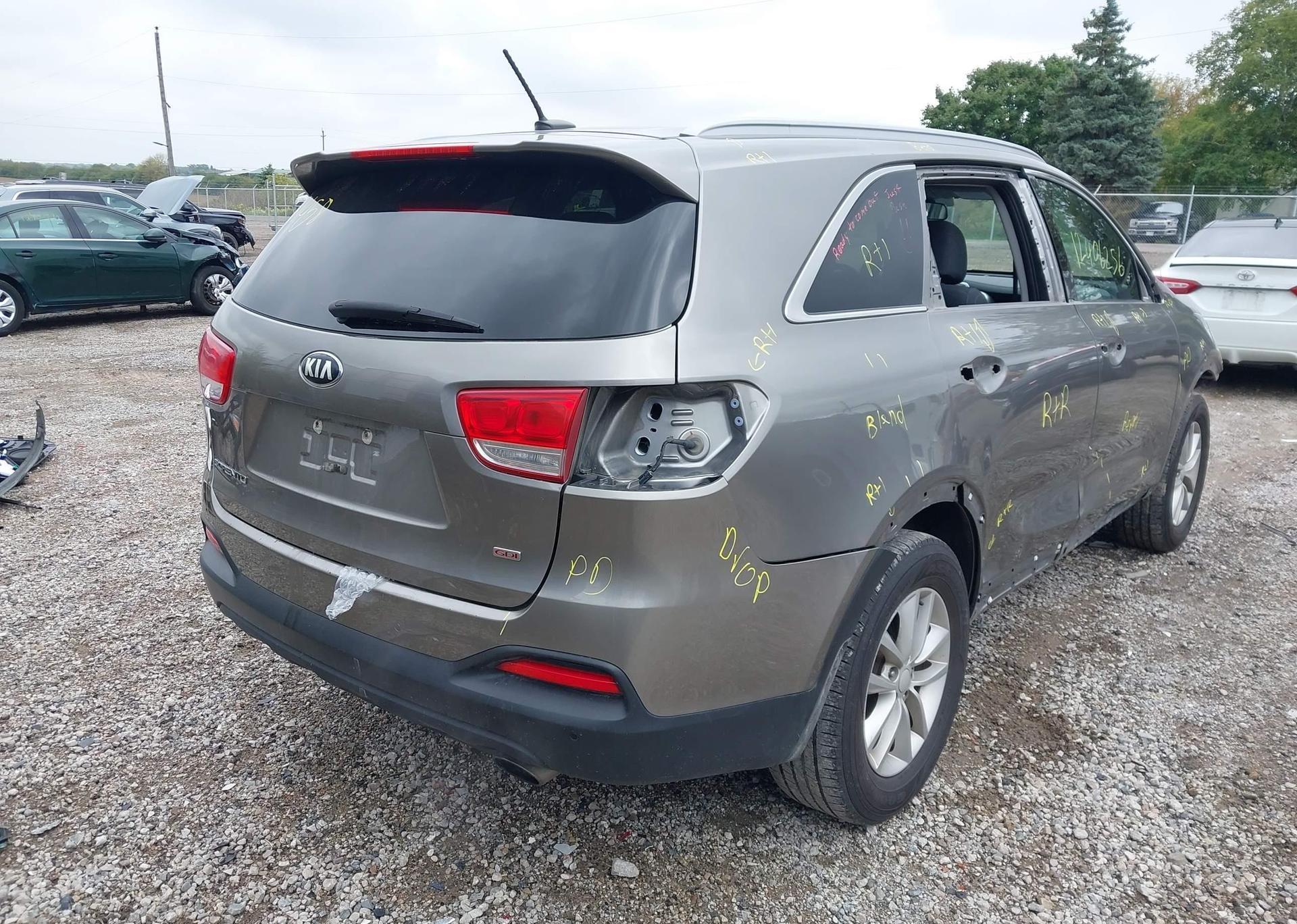 2017 KIA SORENTO LX