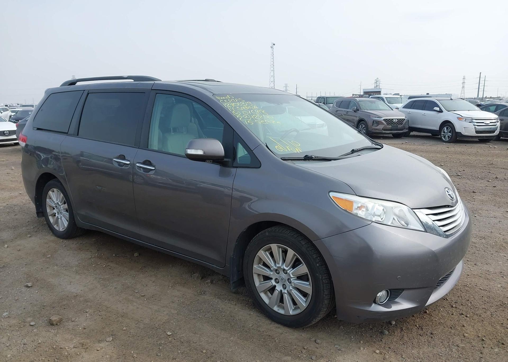 2014 TOYOTA SIENNA XLE