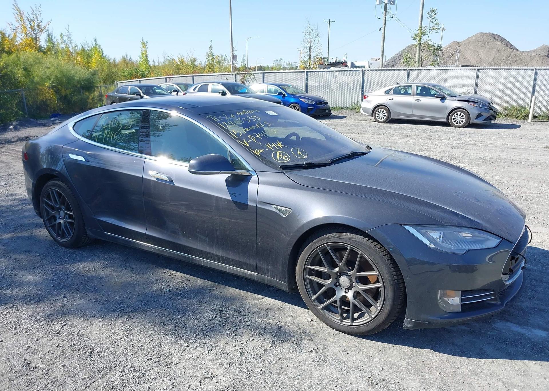 2015 TESLA Model S 85D