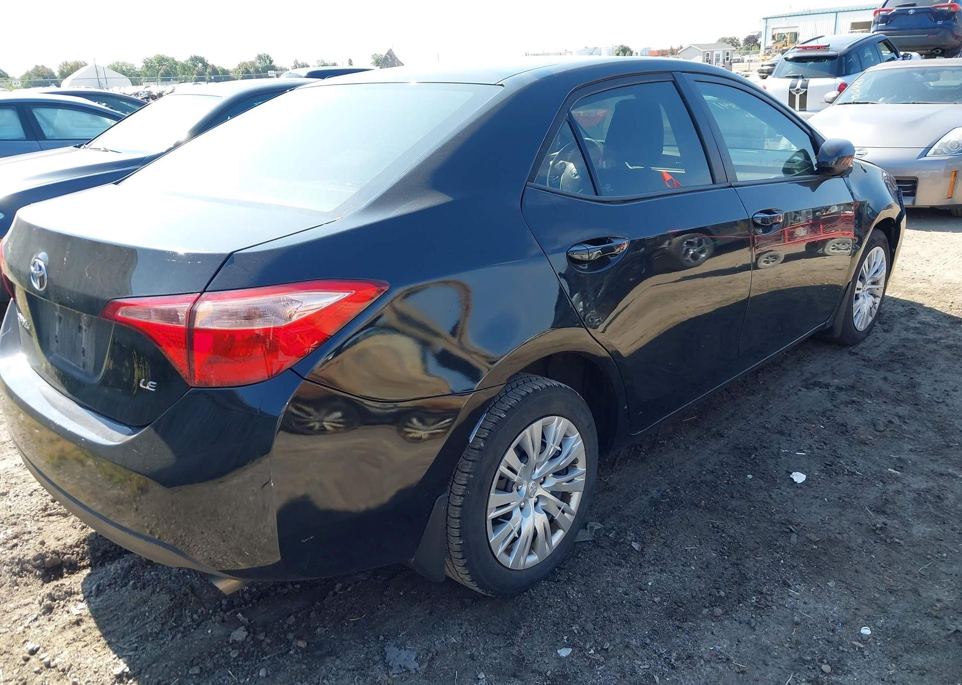 2018 TOYOTA COROLLA LE