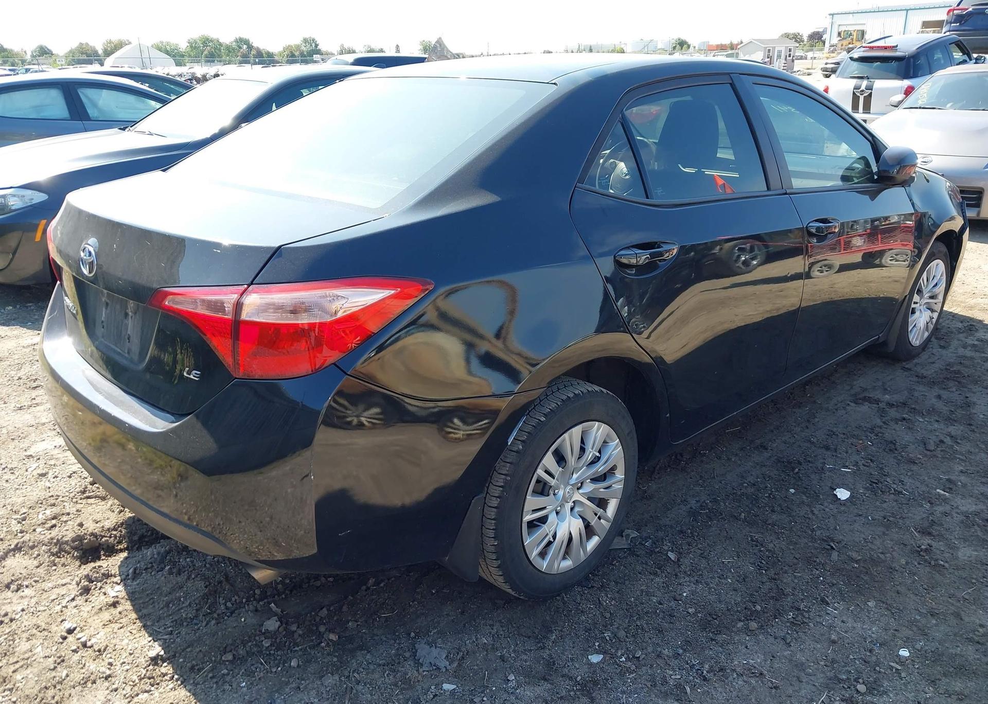 2018 TOYOTA COROLLA LE