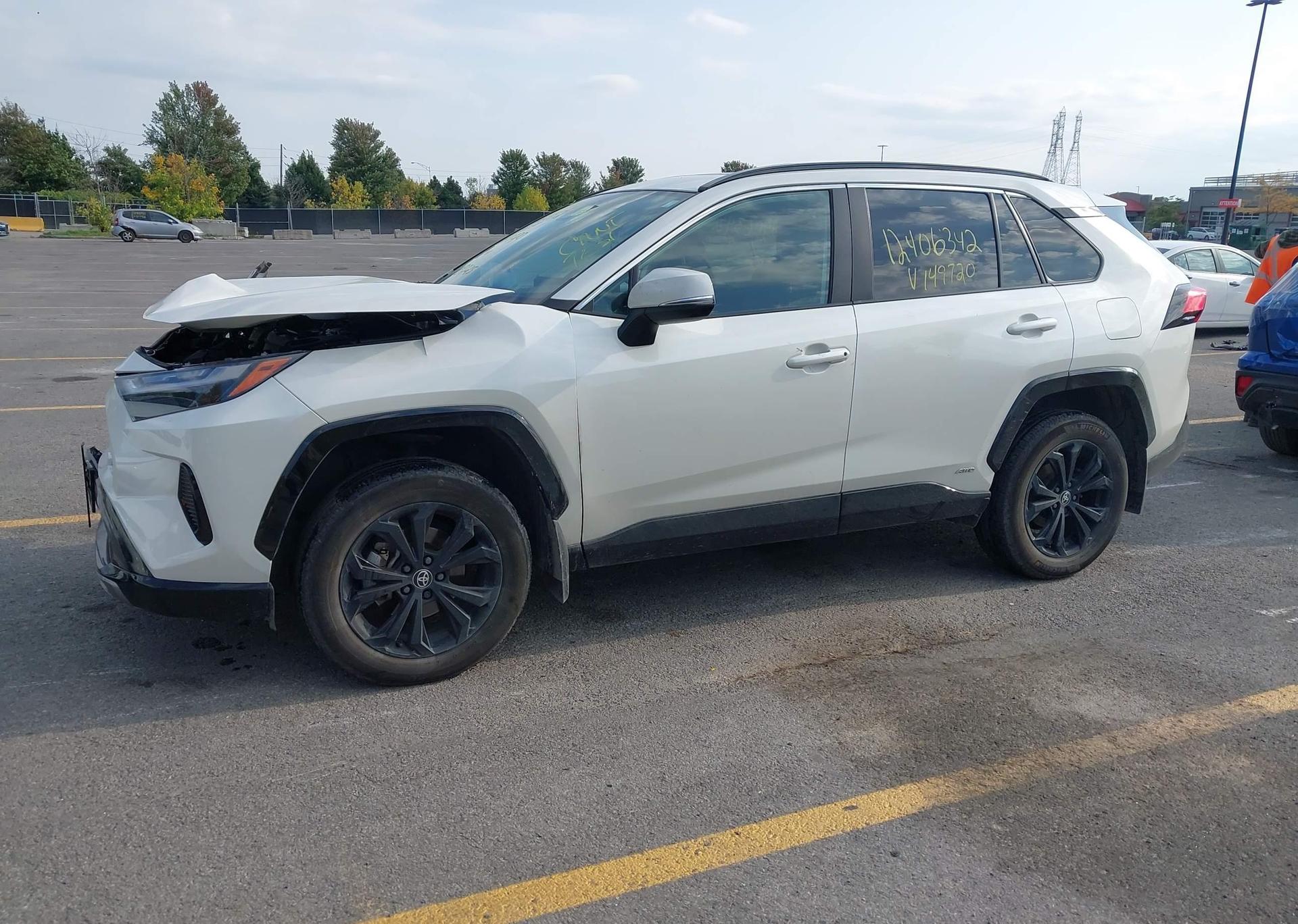 2022 TOYOTA RAV4 HYBRID SE