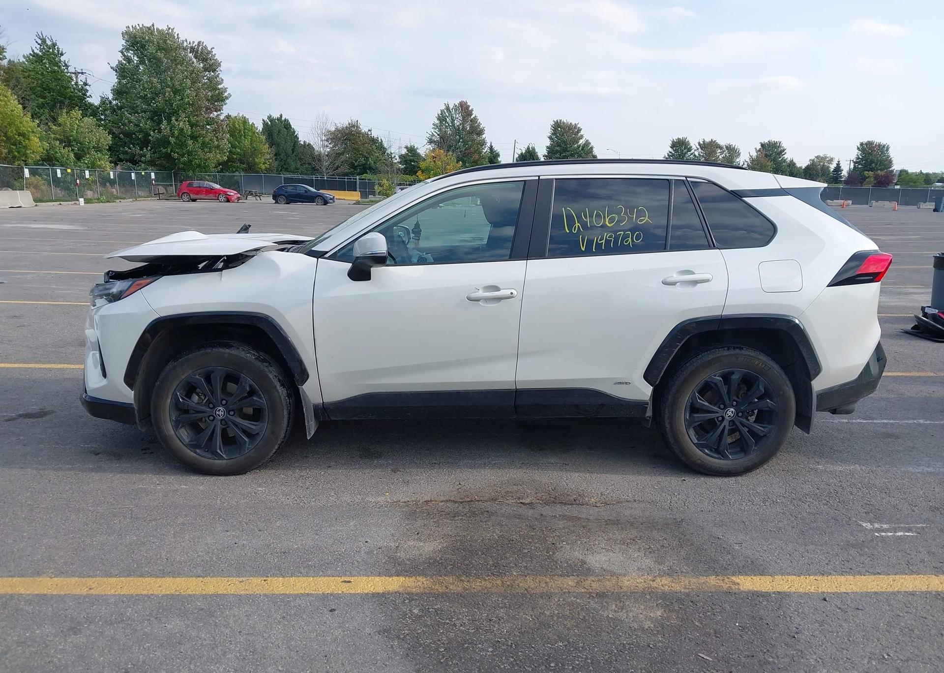 2022 TOYOTA RAV4 HYBRID SE