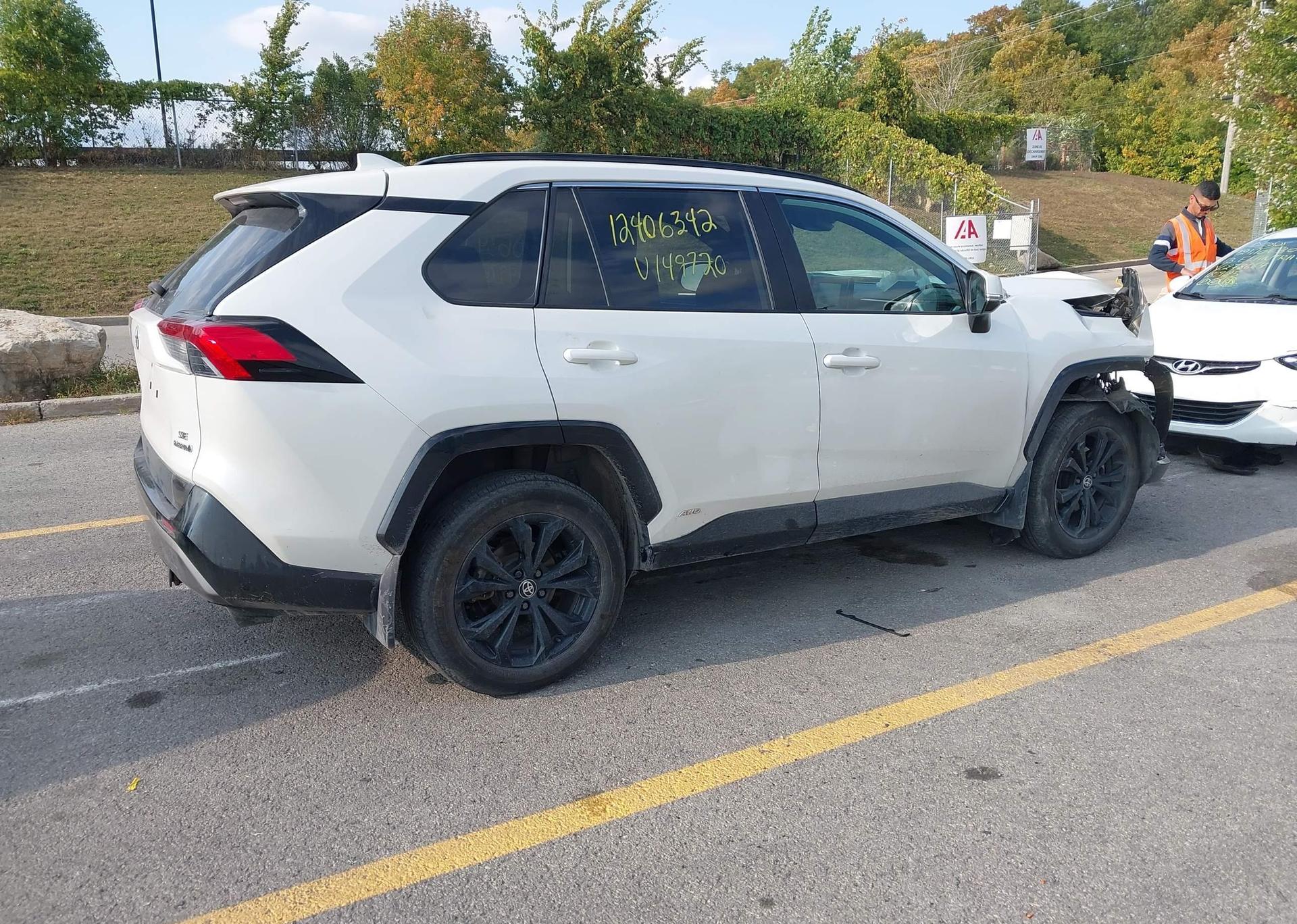 2022 TOYOTA RAV4 HYBRID SE