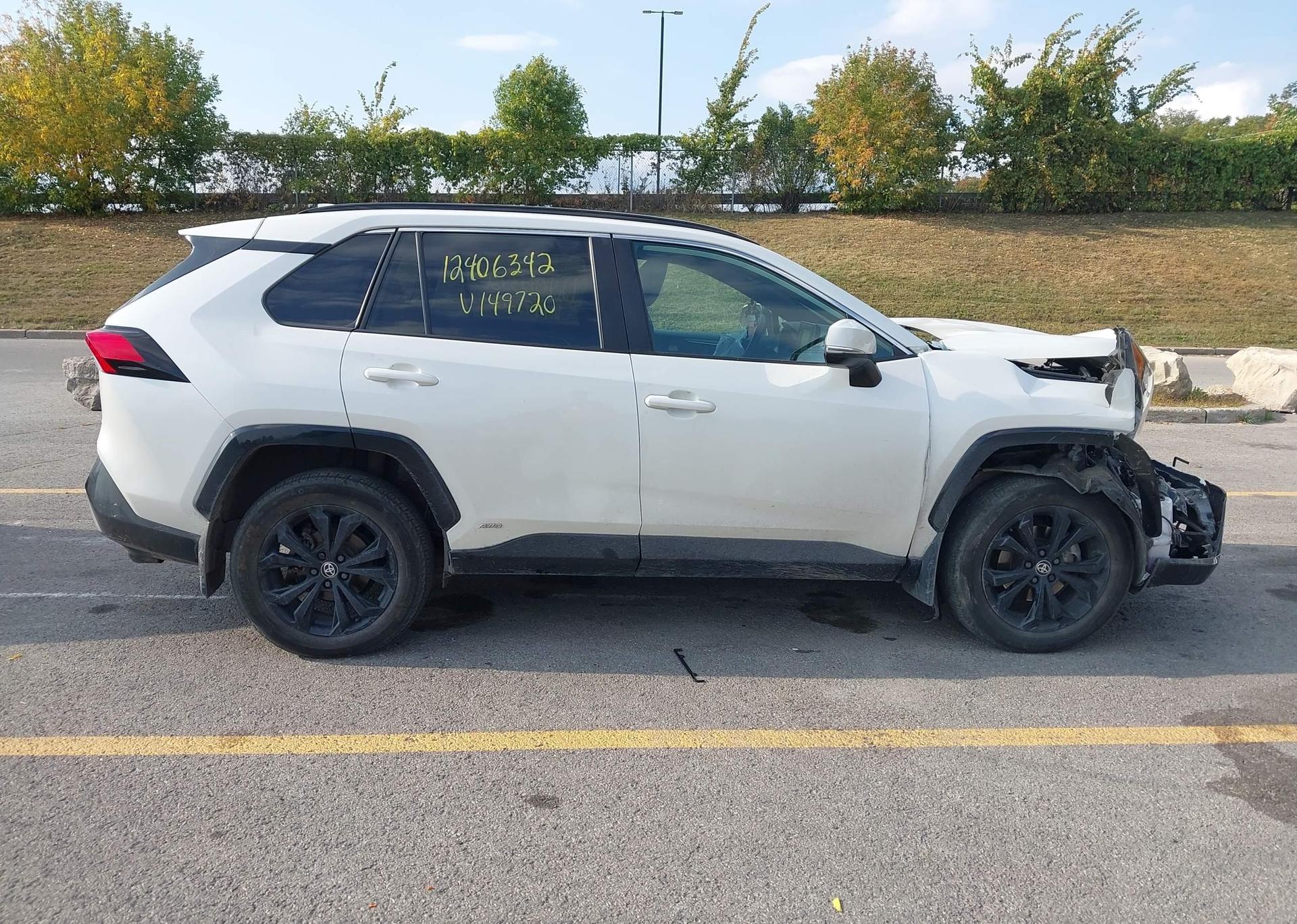 2022 TOYOTA RAV4 HYBRID SE