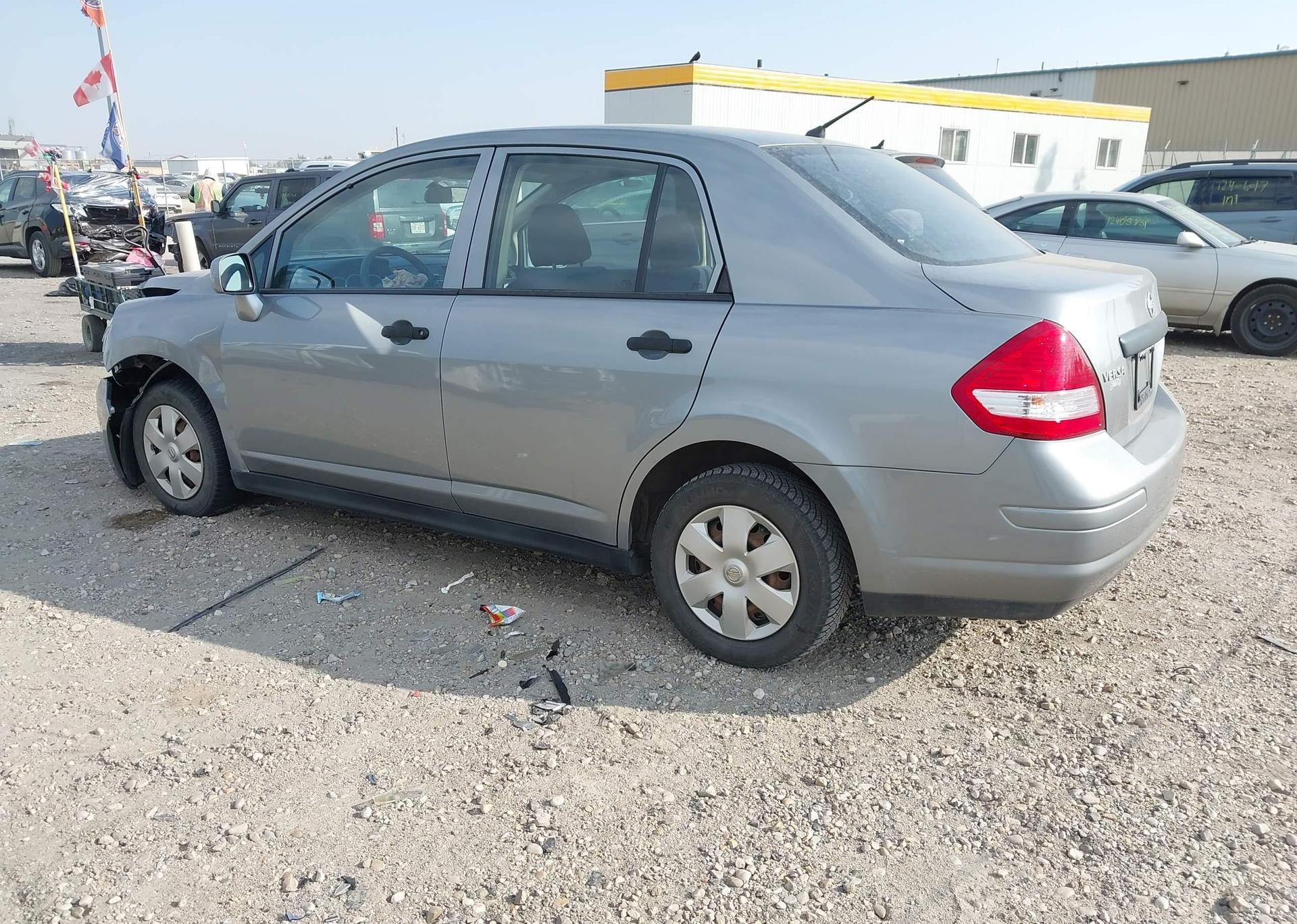 2011 NISSAN VERSA 1.6 BASE
