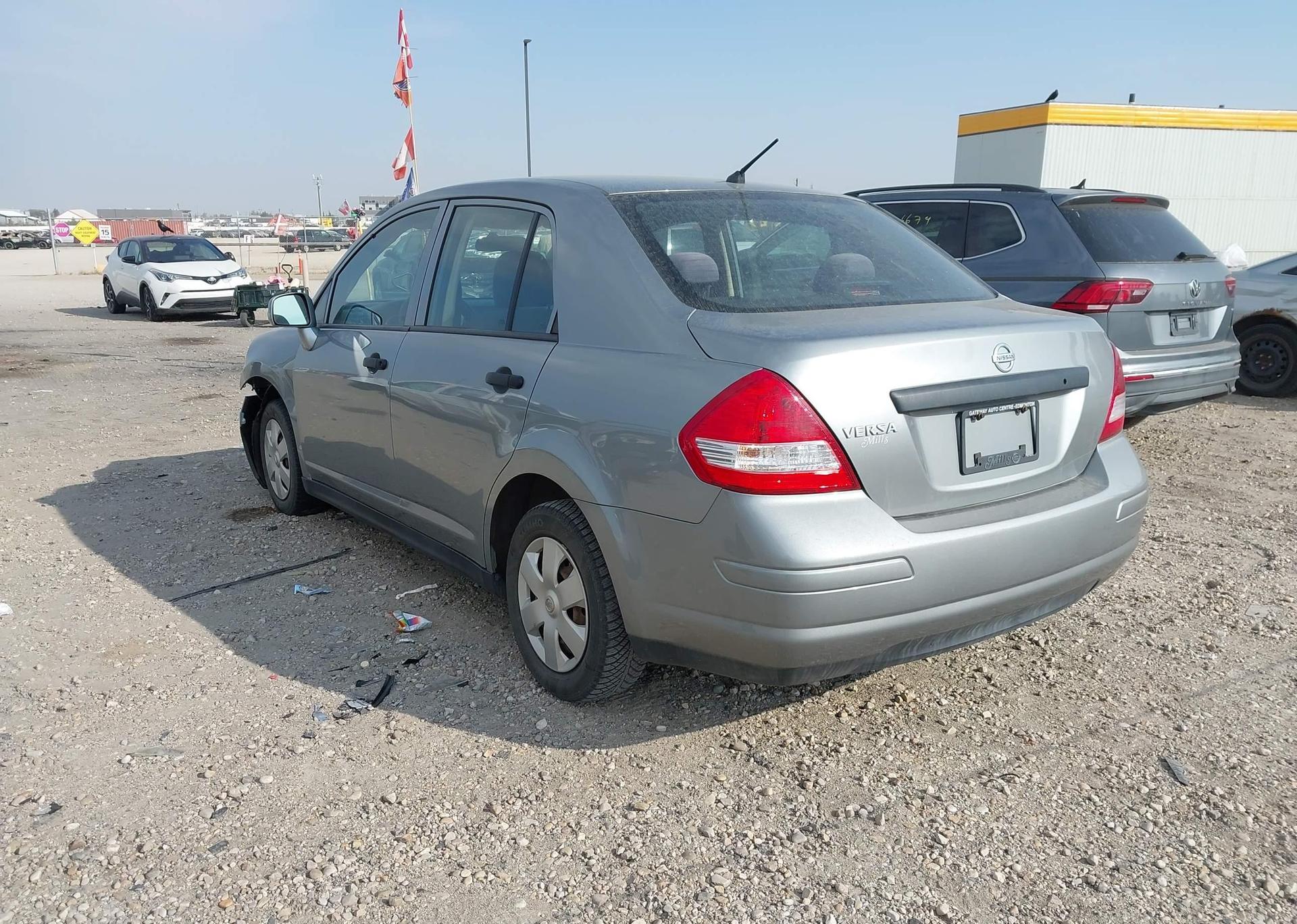 2011 NISSAN VERSA 1.6 BASE