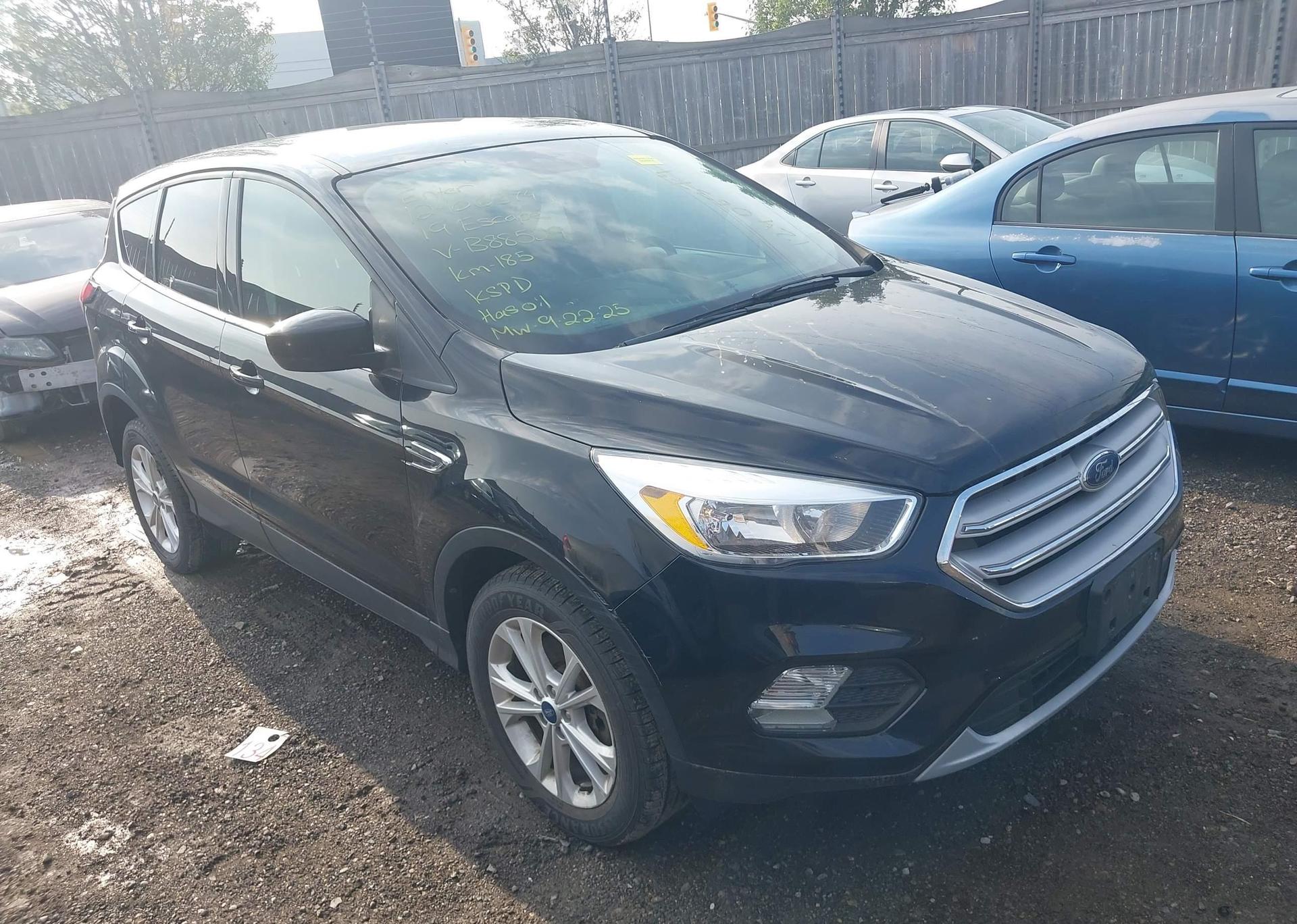 2019 FORD ESCAPE SE