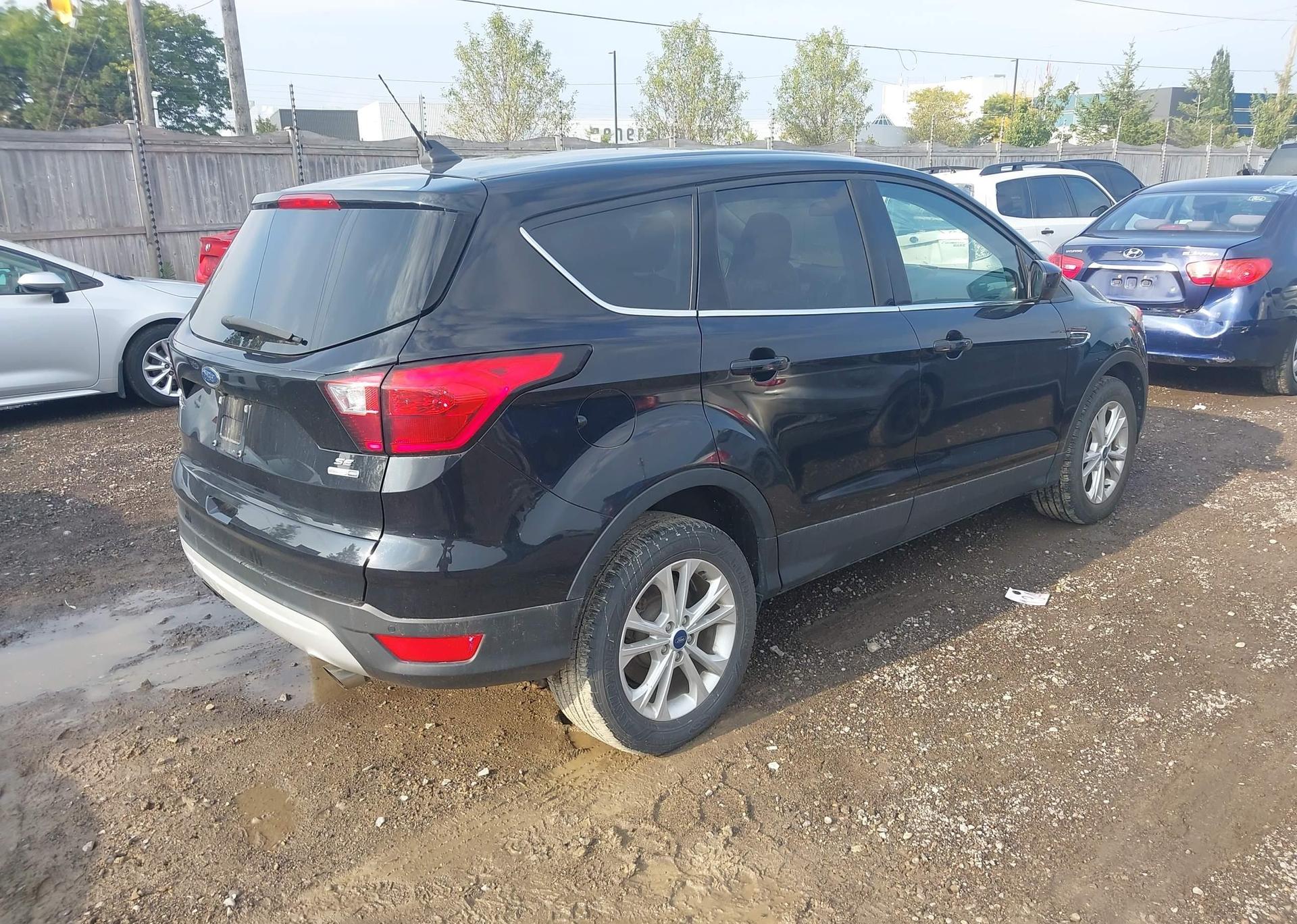 2019 FORD ESCAPE SE