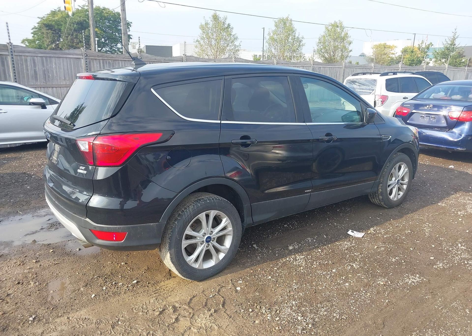 2019 FORD ESCAPE SE