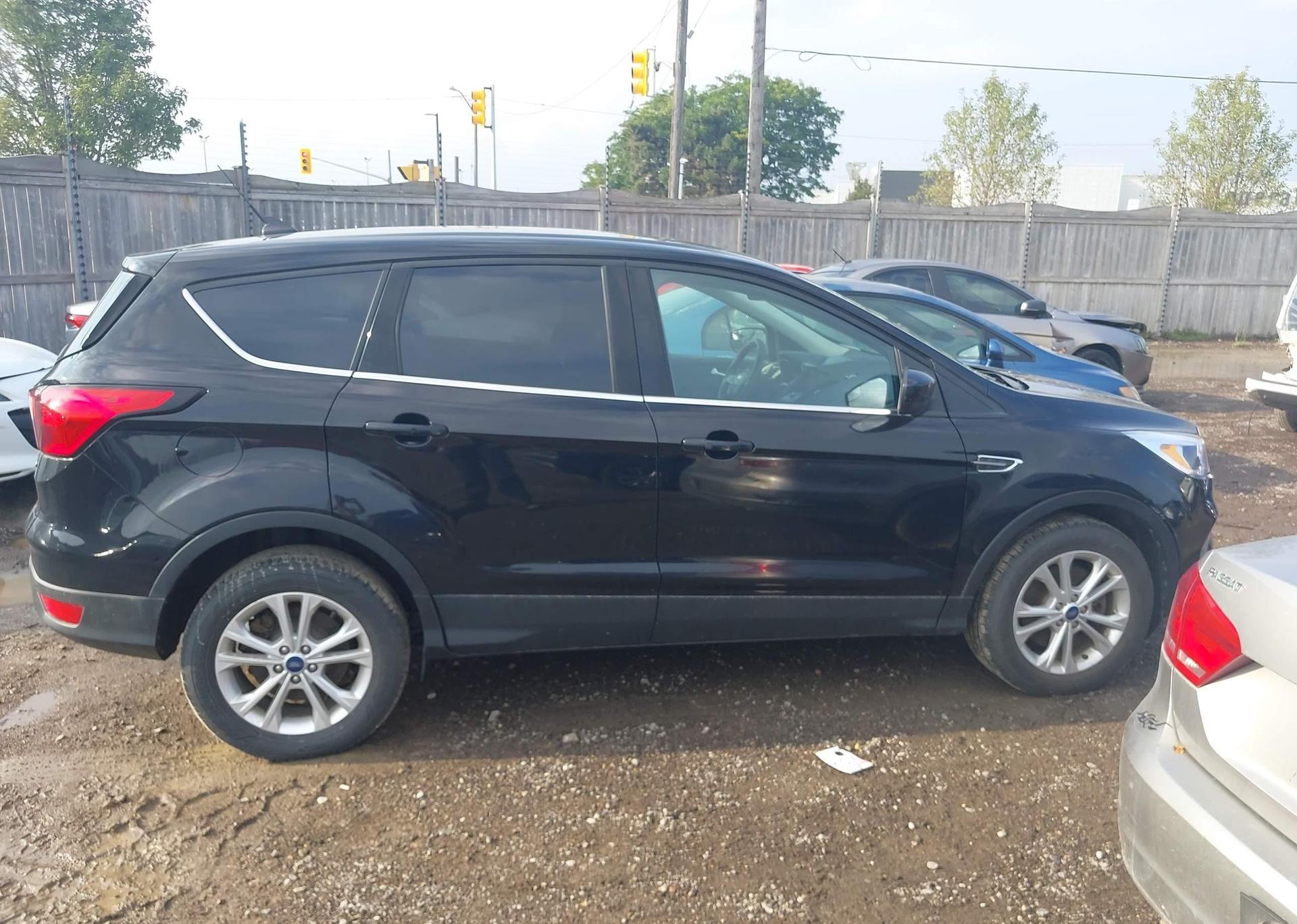 2019 FORD ESCAPE SE
