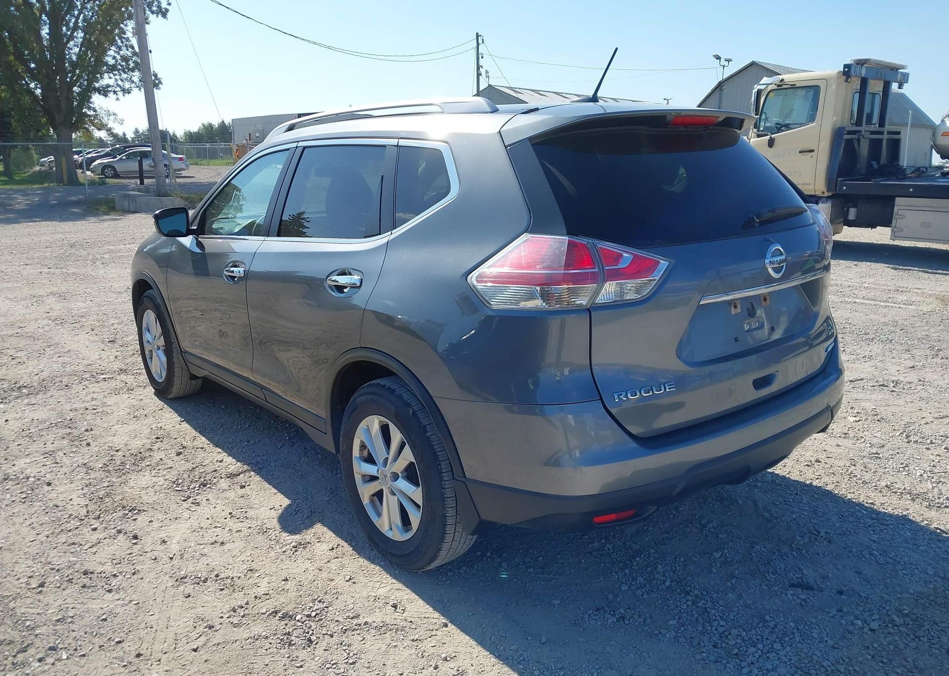2015 NISSAN ROGUE