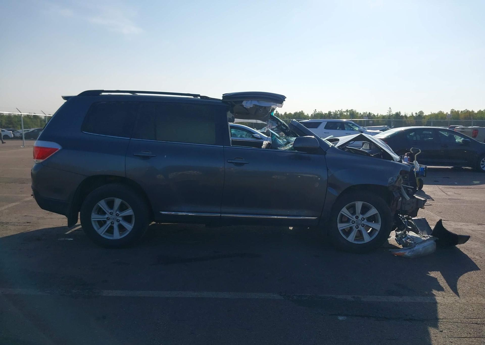 2012 TOYOTA HIGHLANDER V6