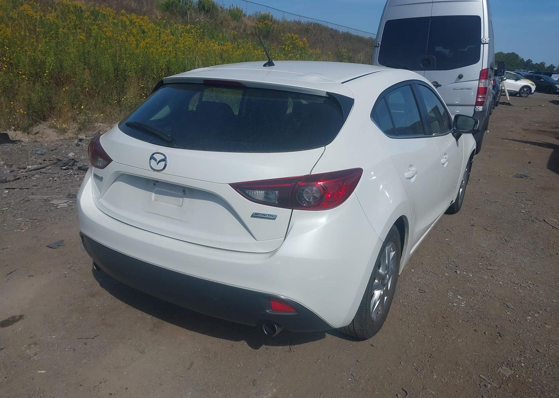 2015 MAZDA MAZDA3 GS
